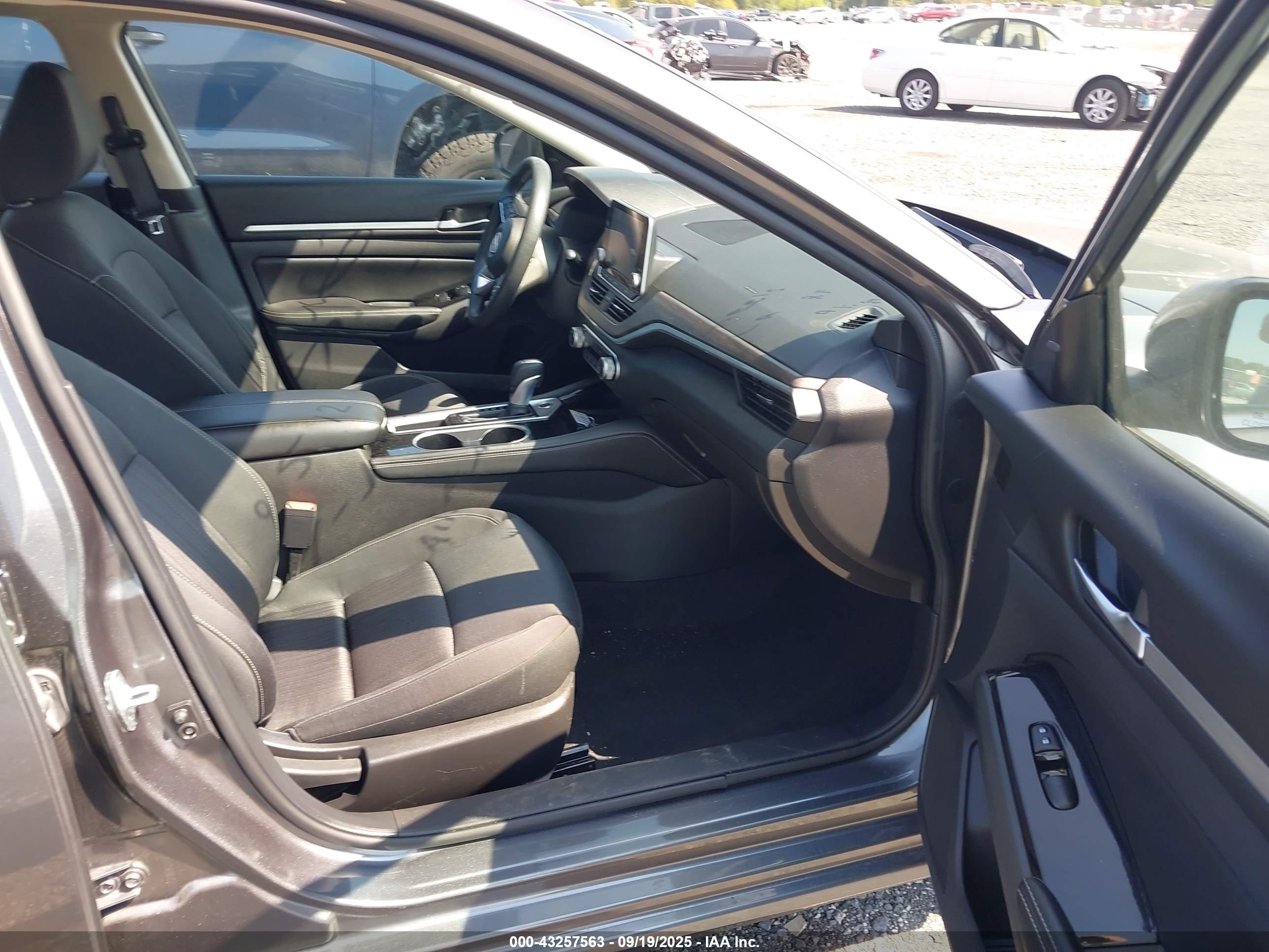 NISSAN ALTIMA image 5