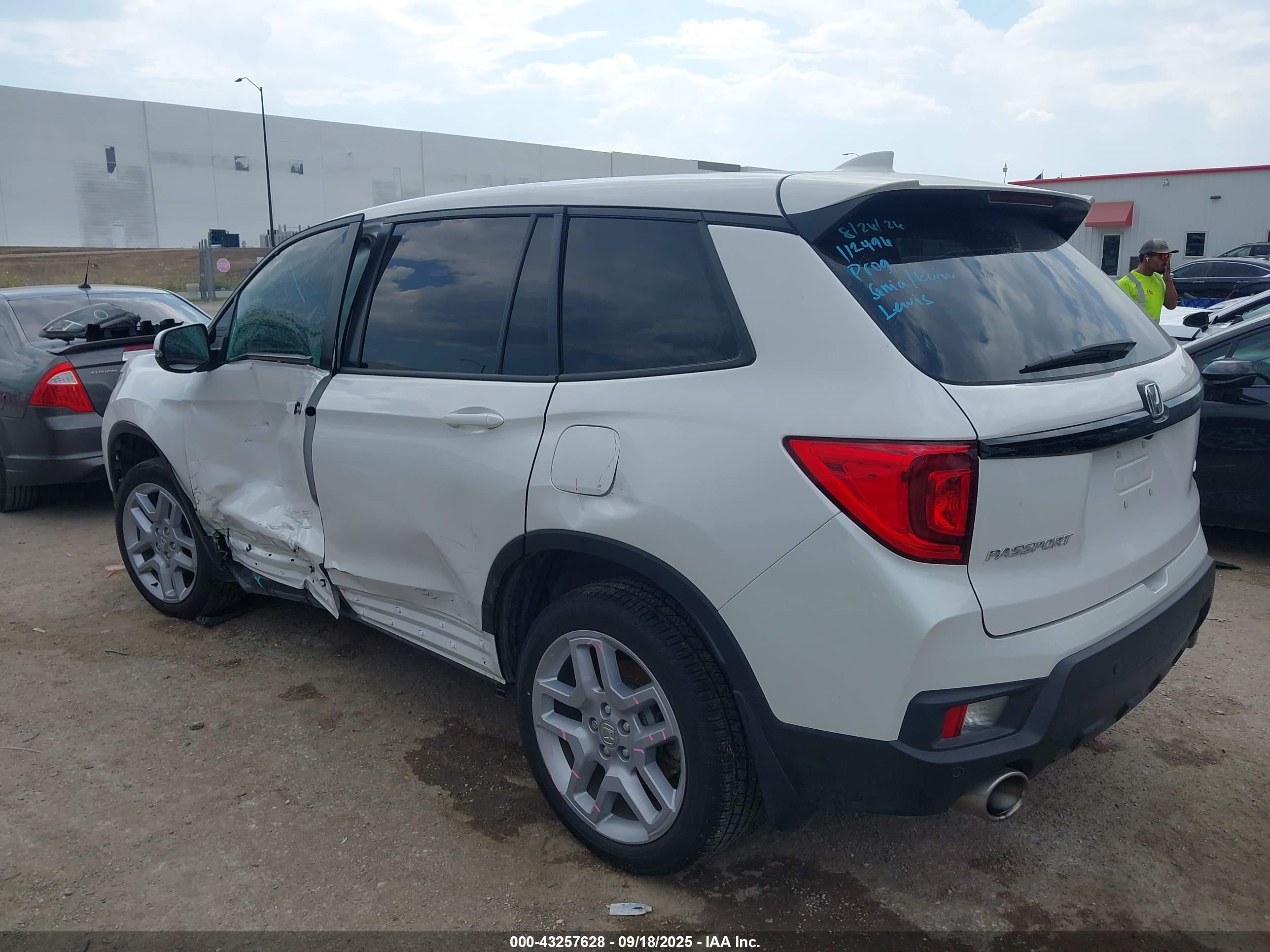 HONDA PASSPORT image 3
