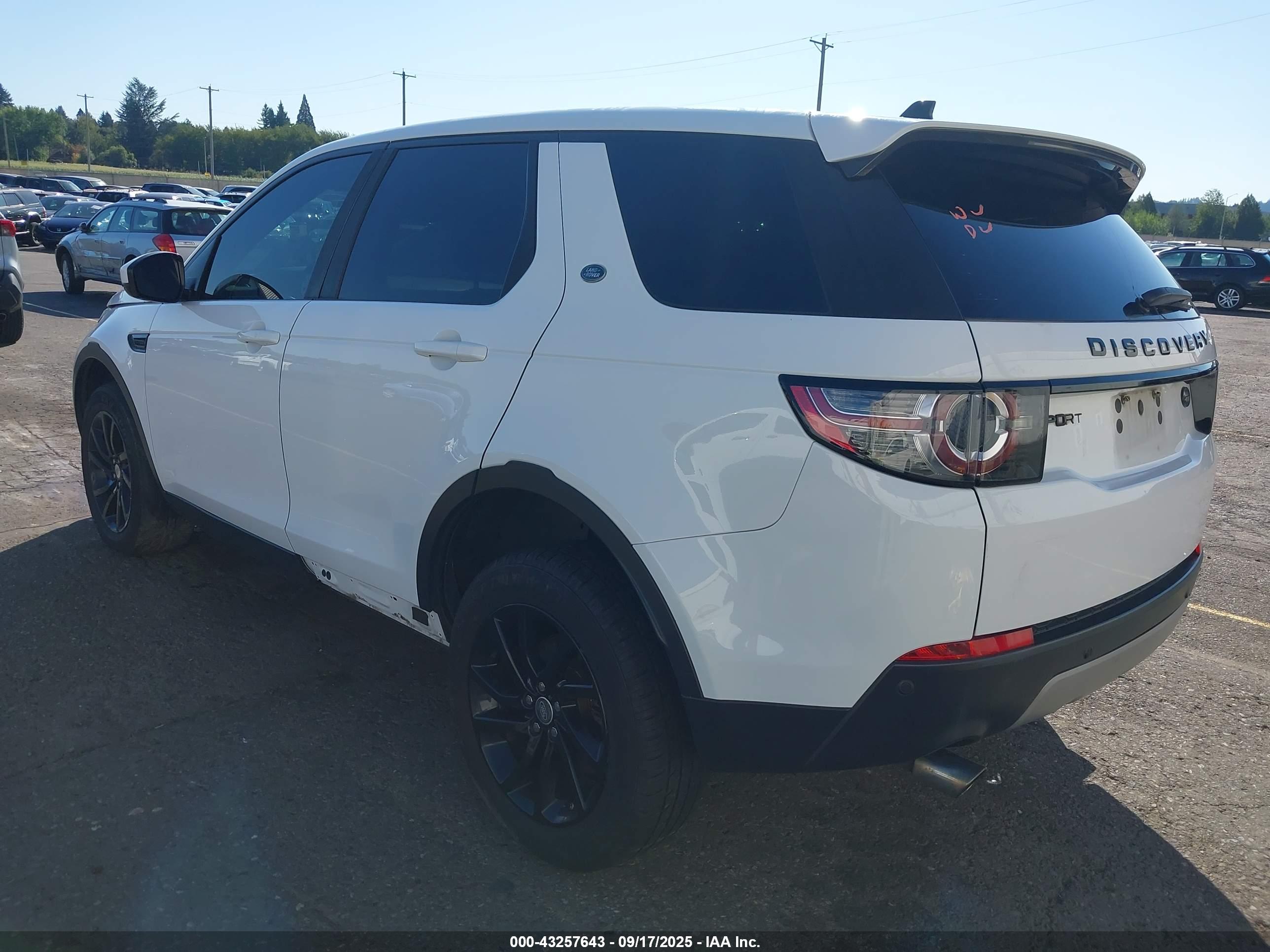 LAND ROVER image 3
