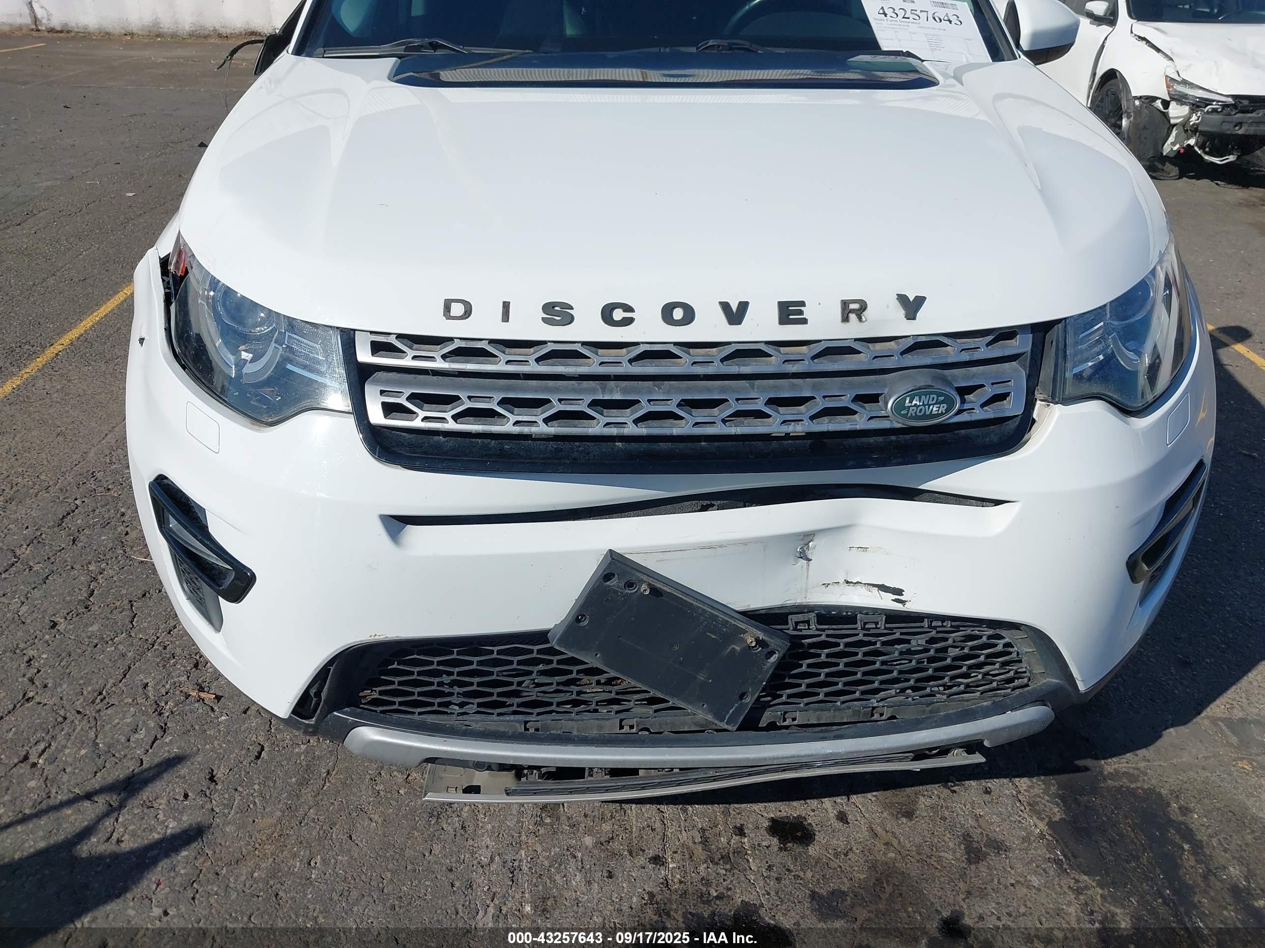 LAND ROVER image 6