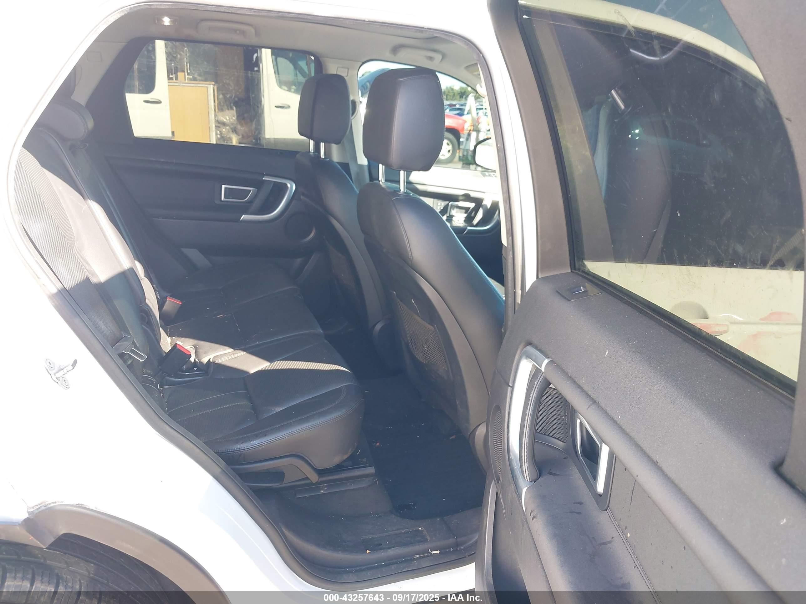 LAND ROVER image 8