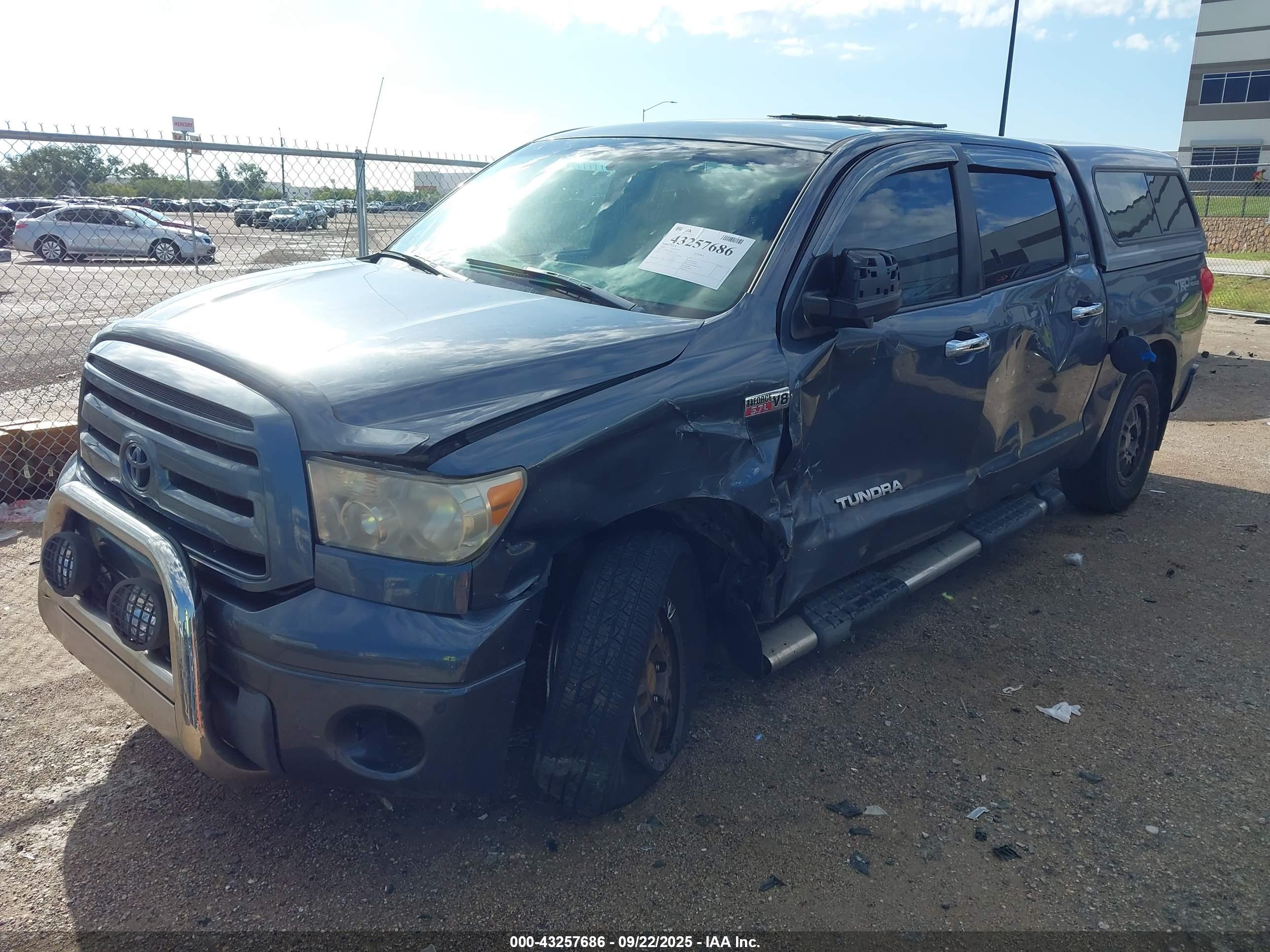 TOYOTA TUNDRA image 2