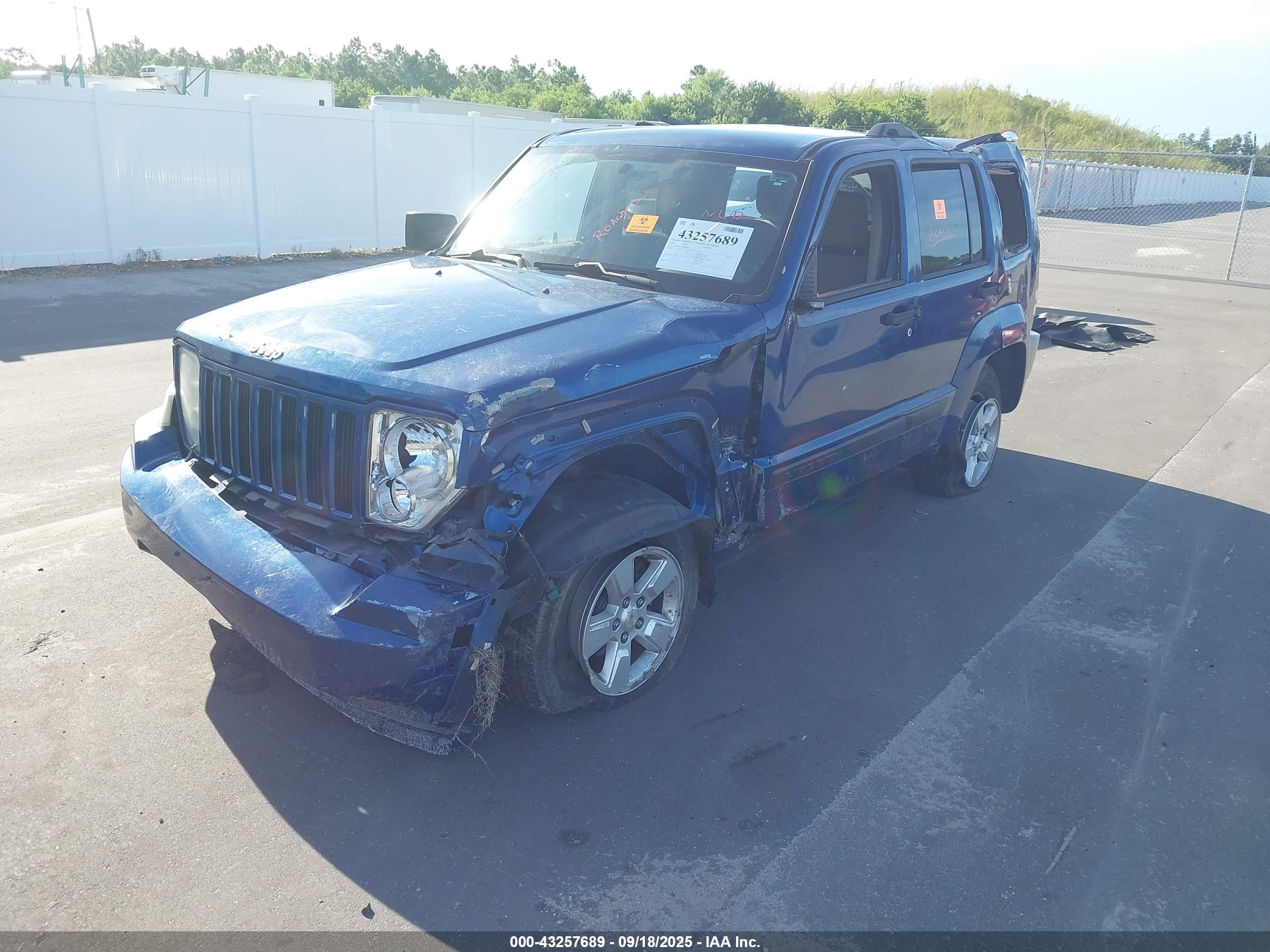 JEEP LIBERTY image 2