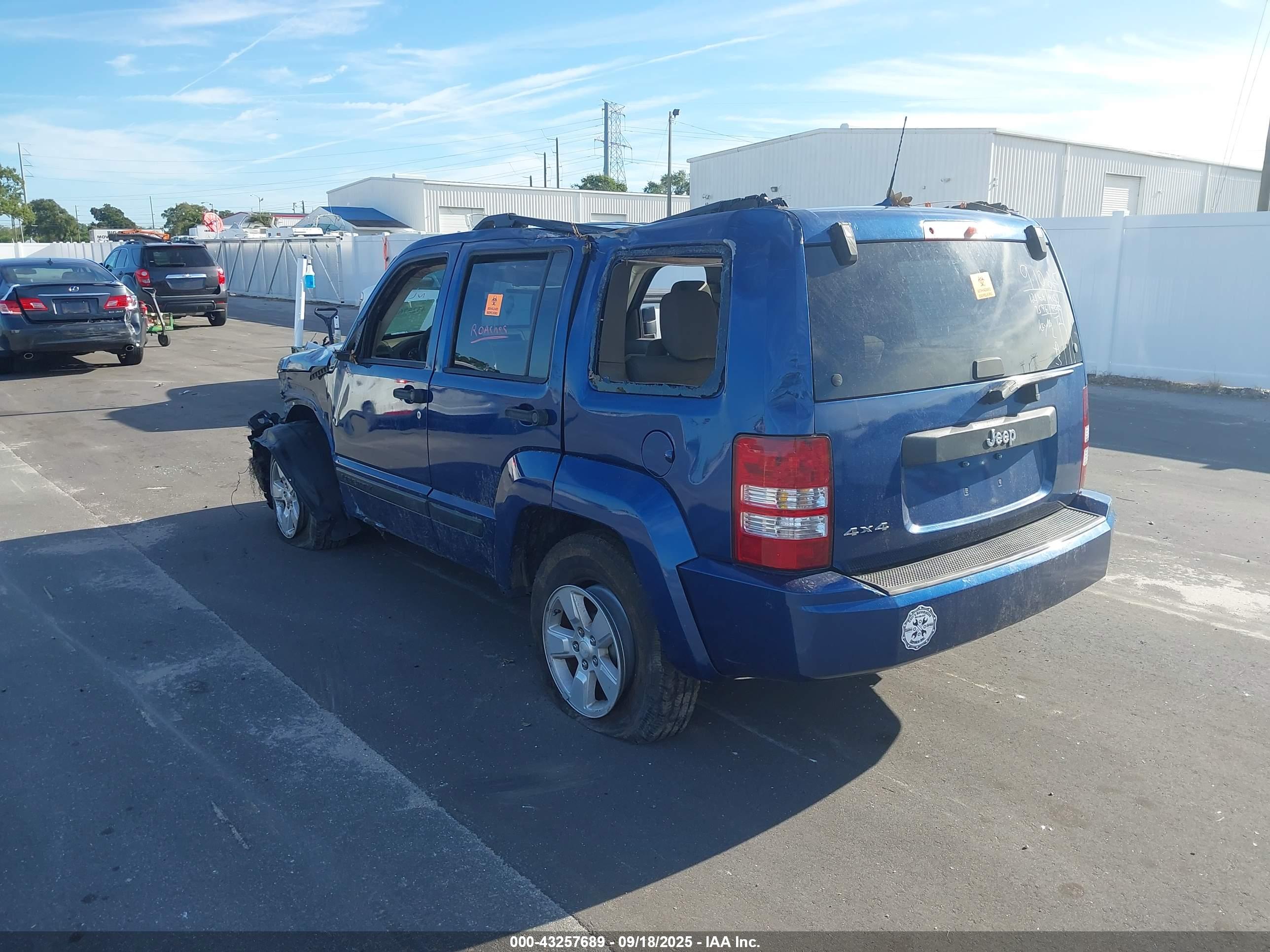 JEEP LIBERTY image 3