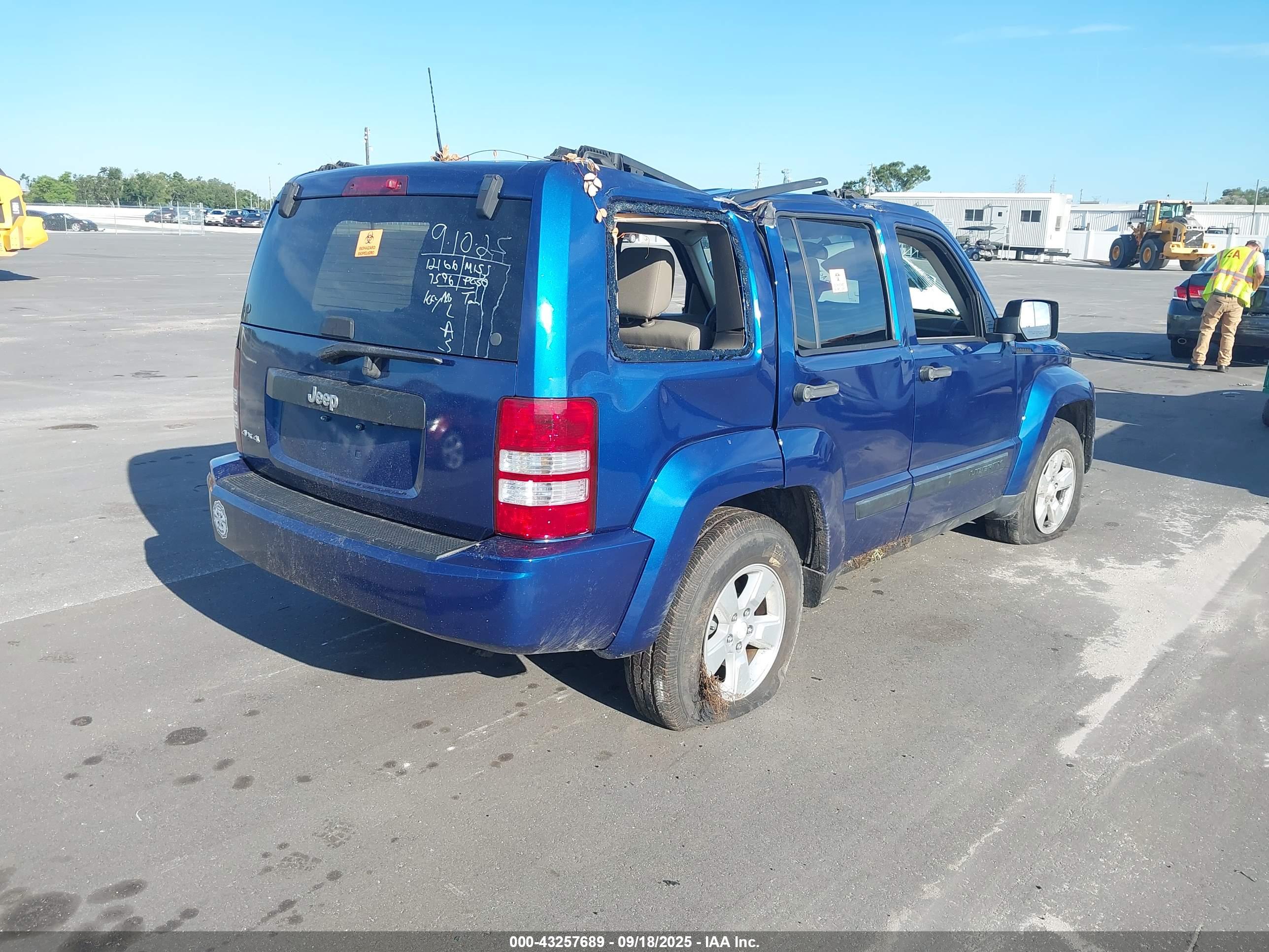 JEEP LIBERTY image 4
