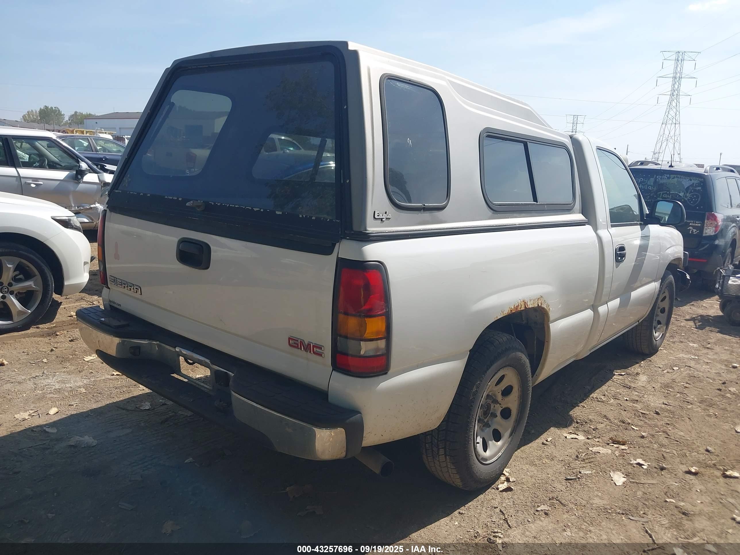 GMC SIERRA image 4