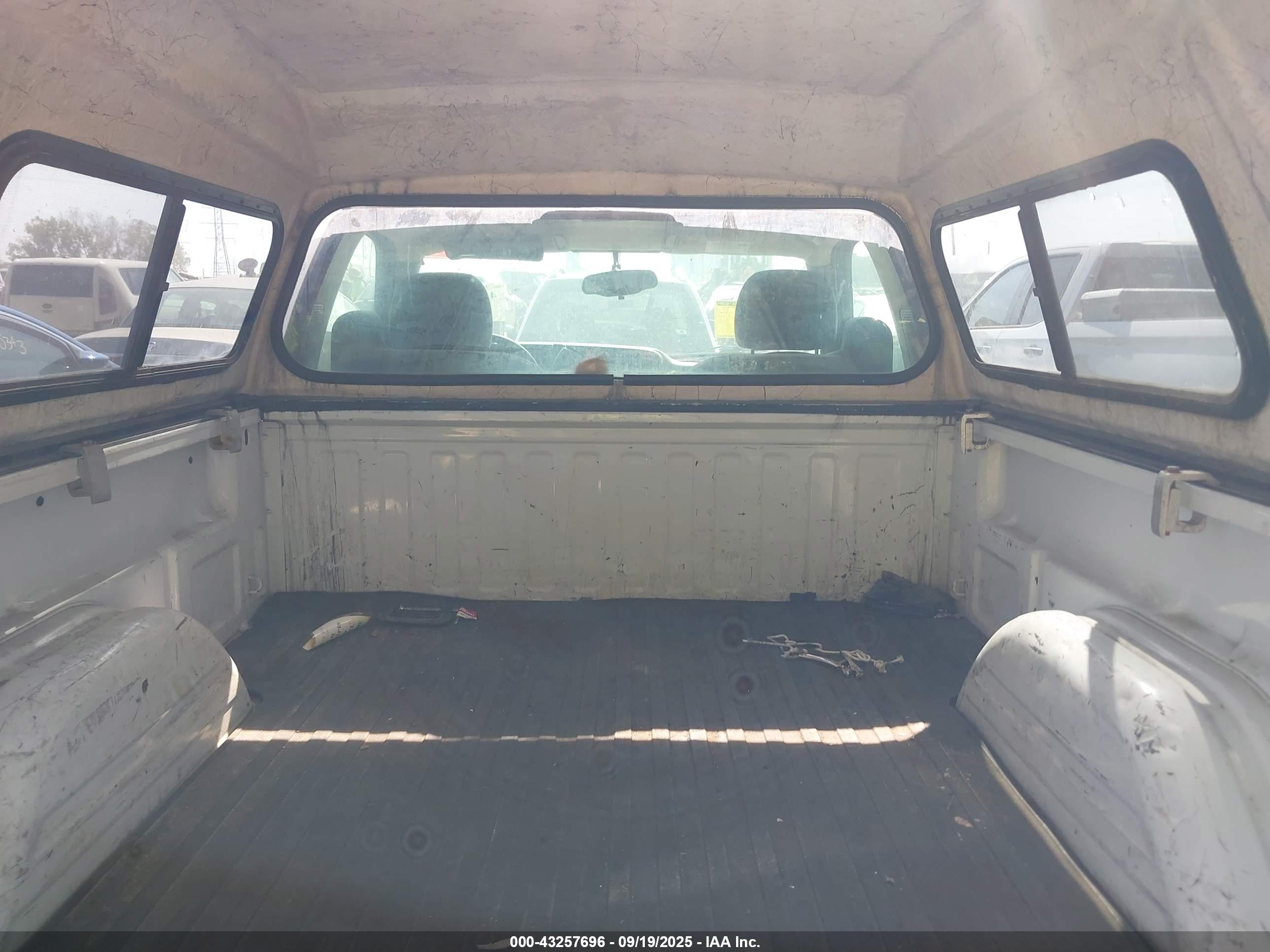 GMC SIERRA image 8