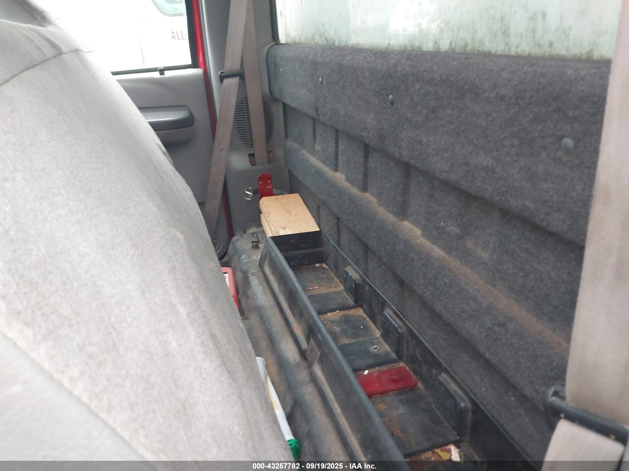 FORD F-450 image 8