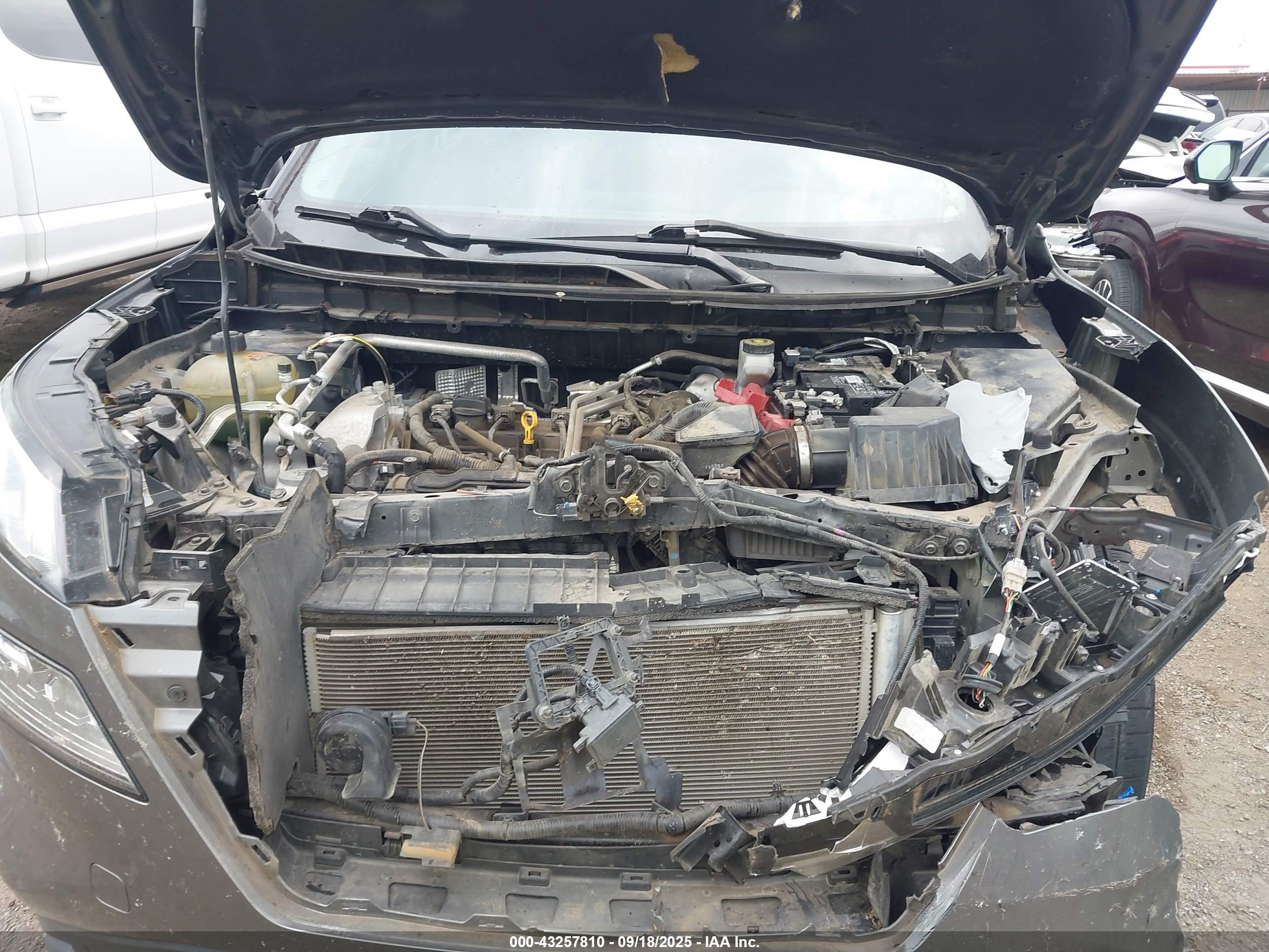 NISSAN ROGUE image 10