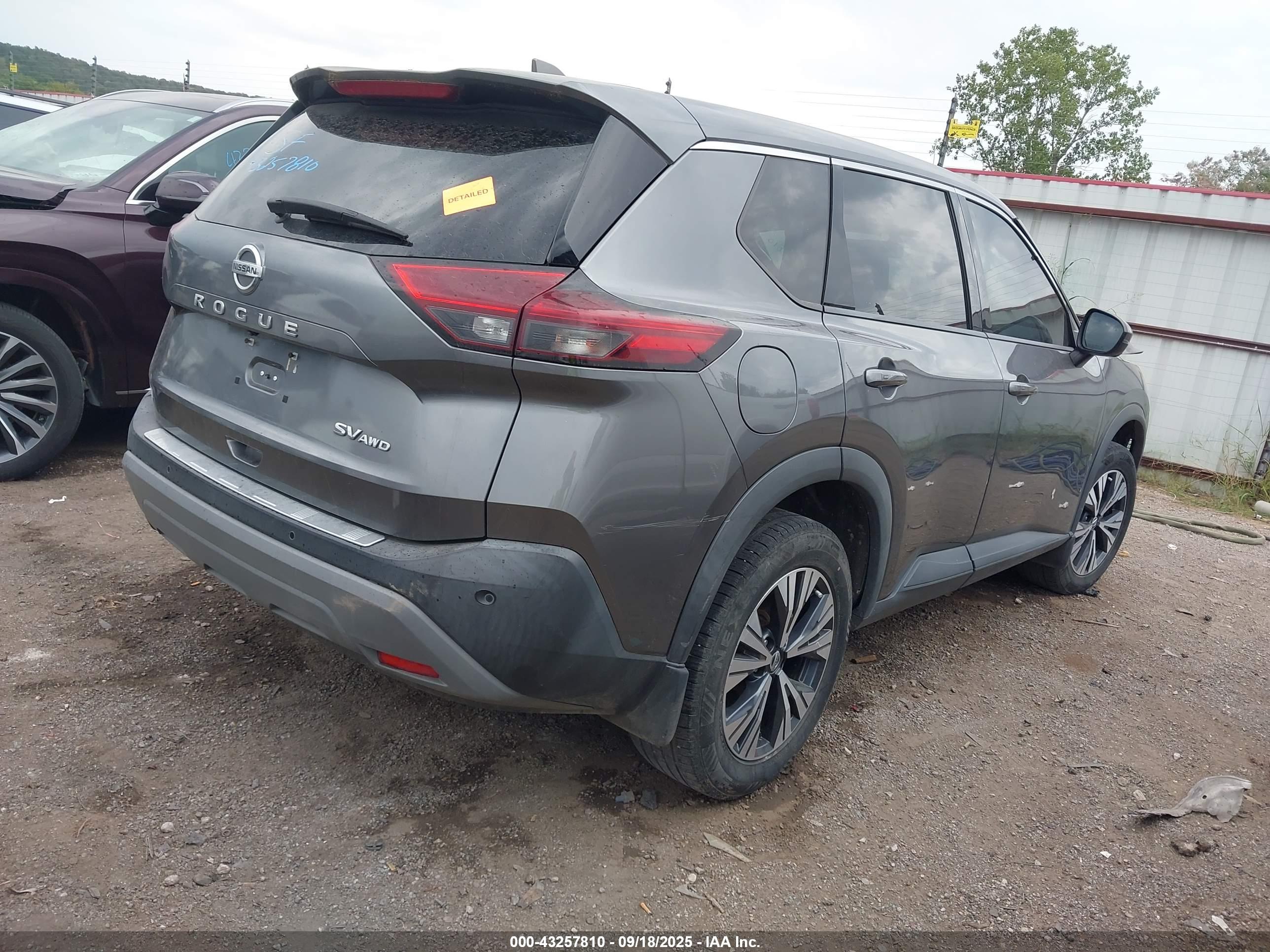 NISSAN ROGUE image 4