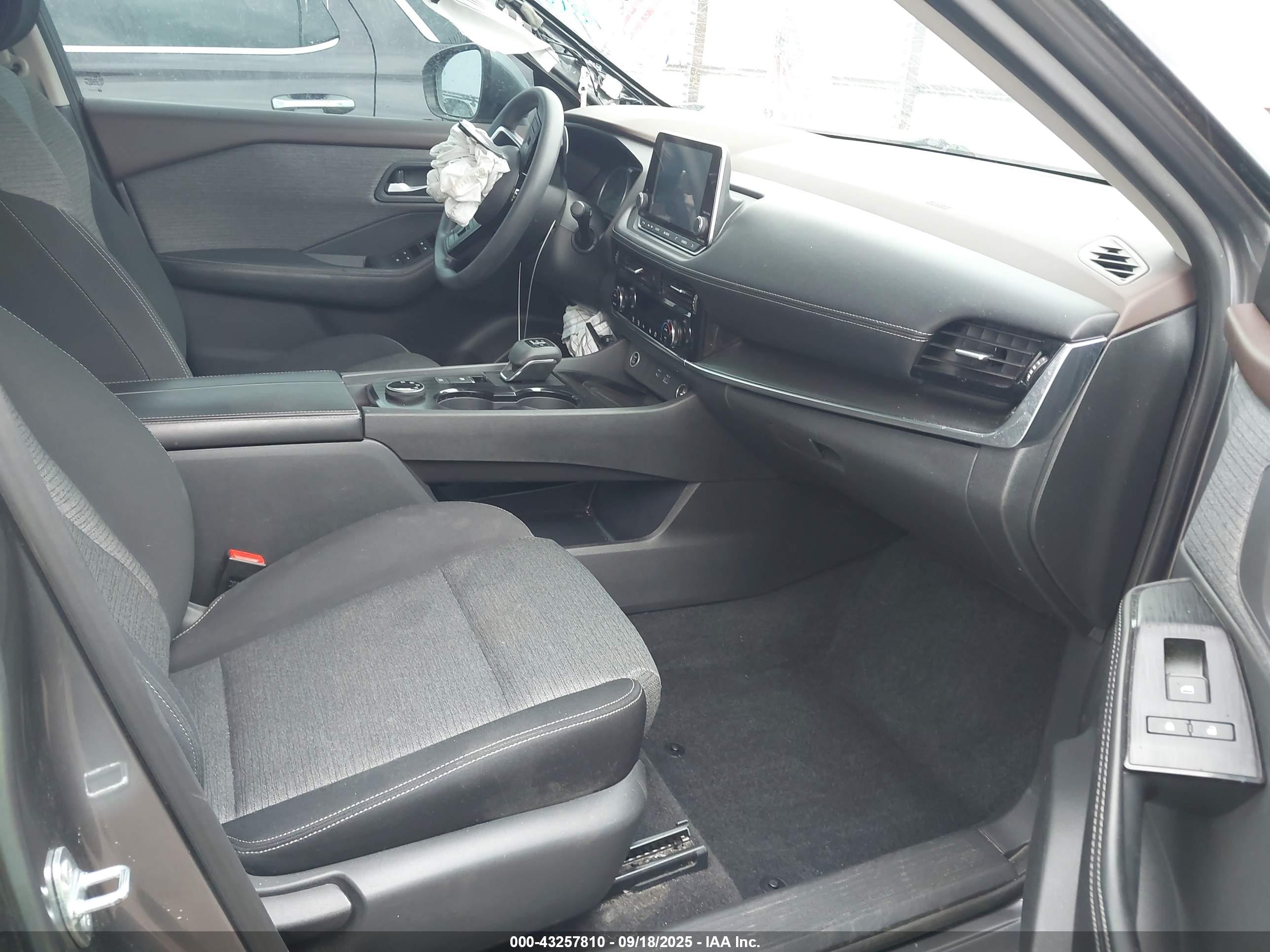 NISSAN ROGUE image 5