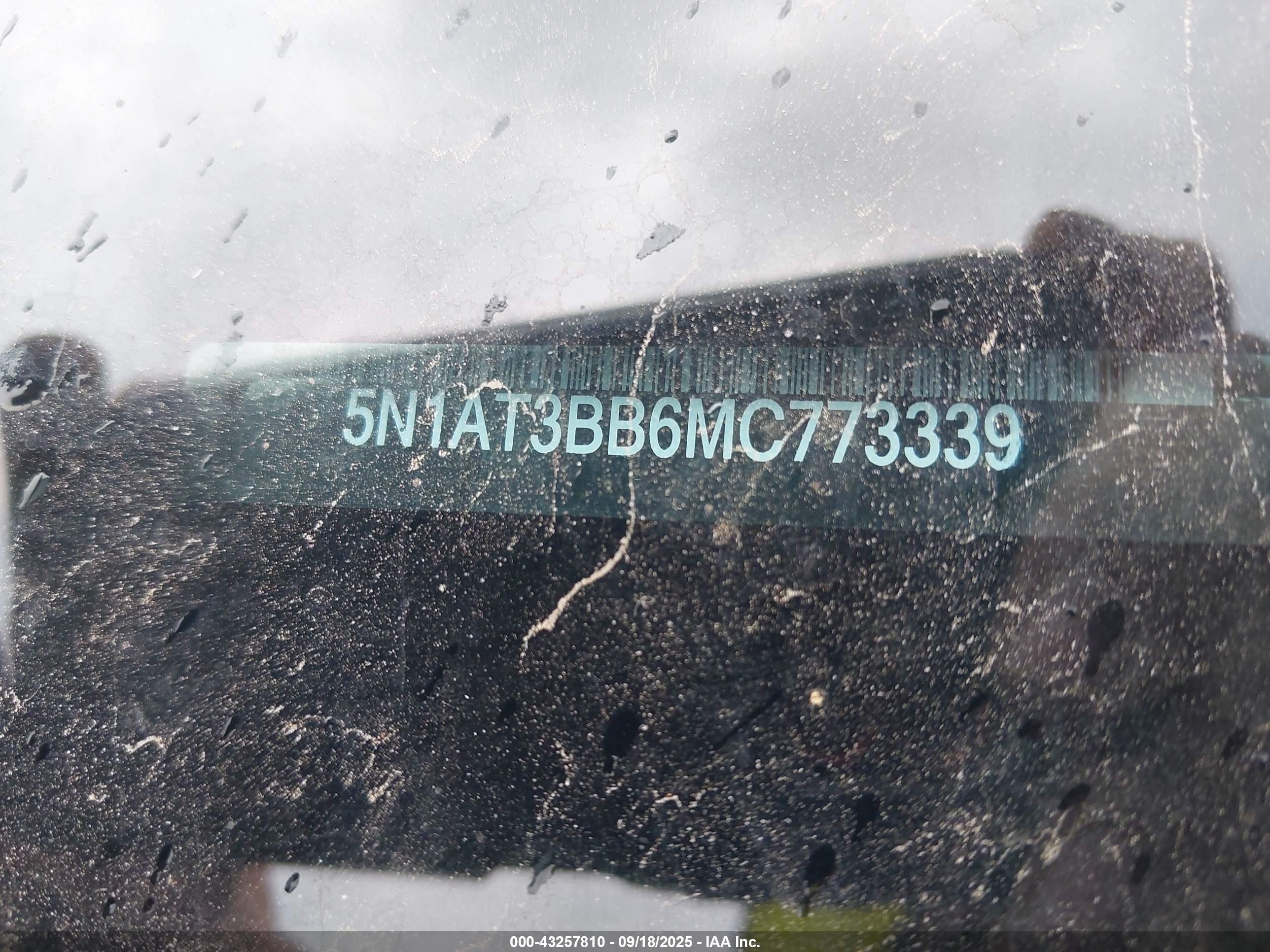 NISSAN ROGUE image 9