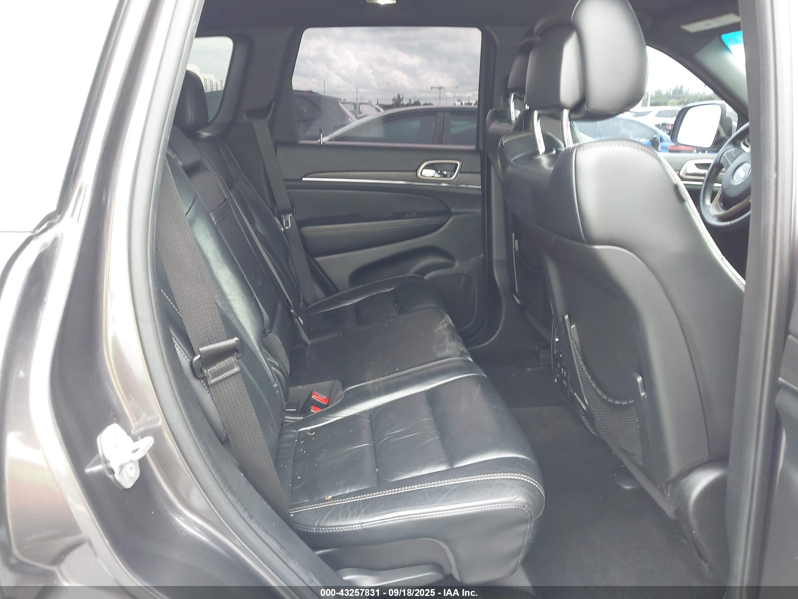 JEEP GRAND image 8