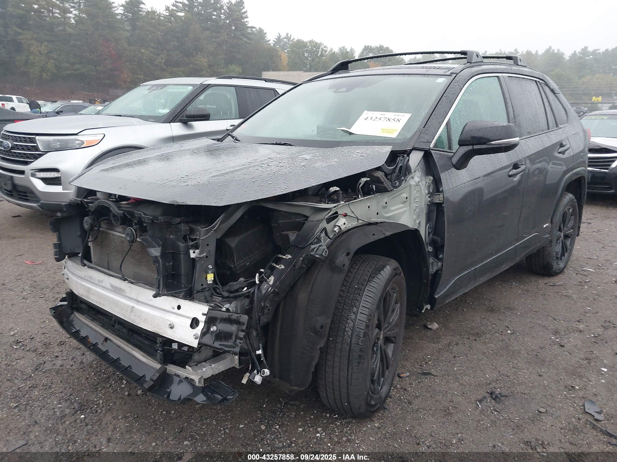TOYOTA RAV4 image 2