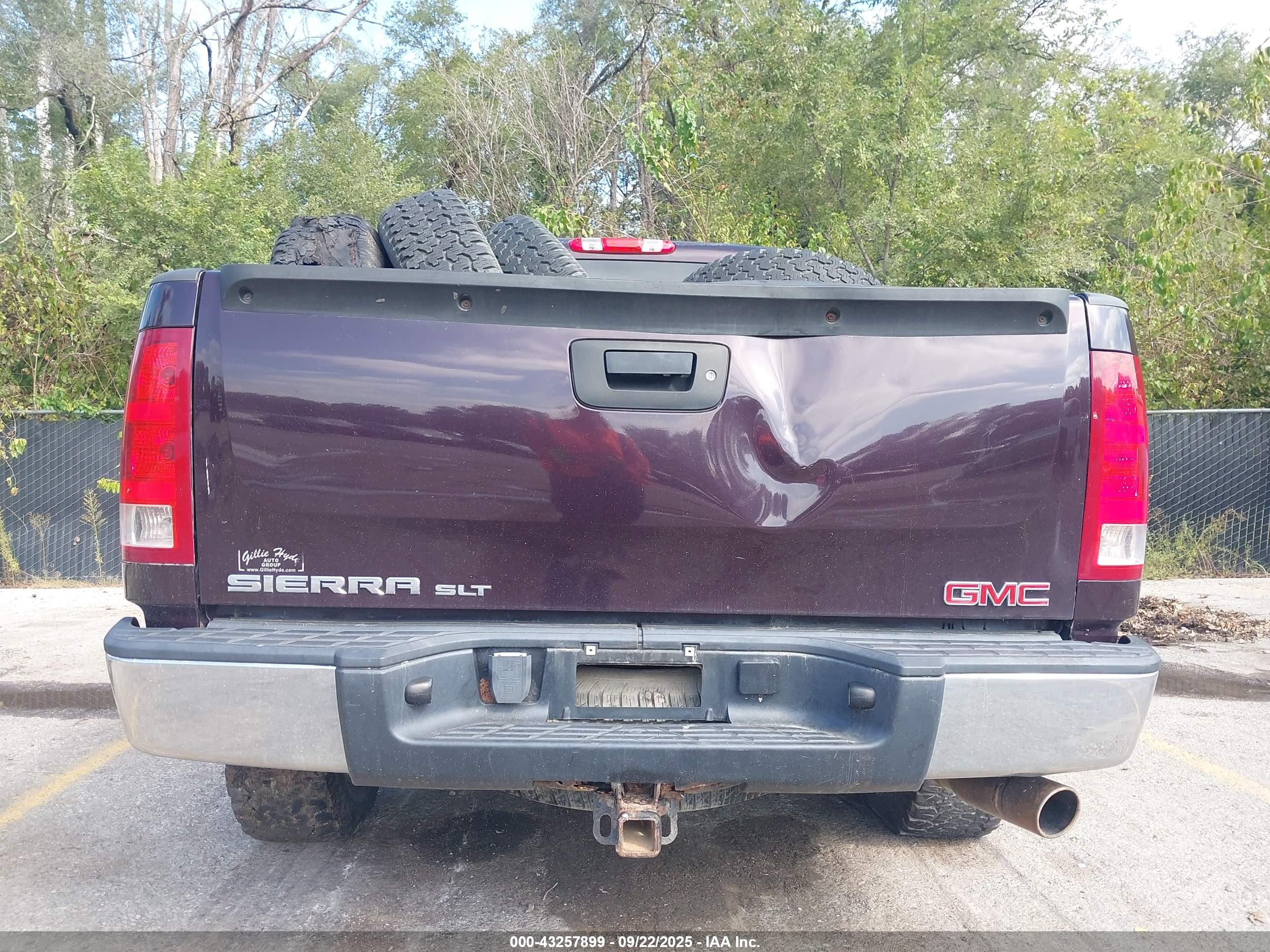 GMC SIERRA image 6
