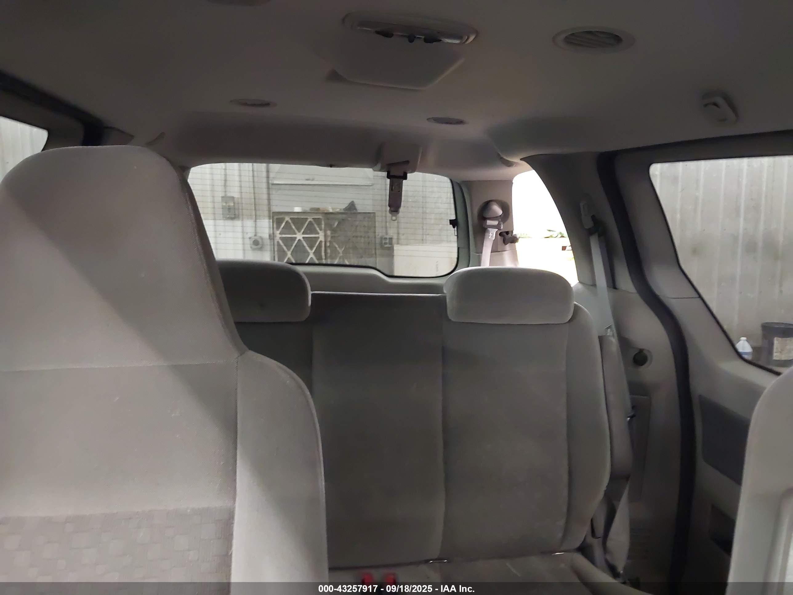 FORD FREESTAR image 8