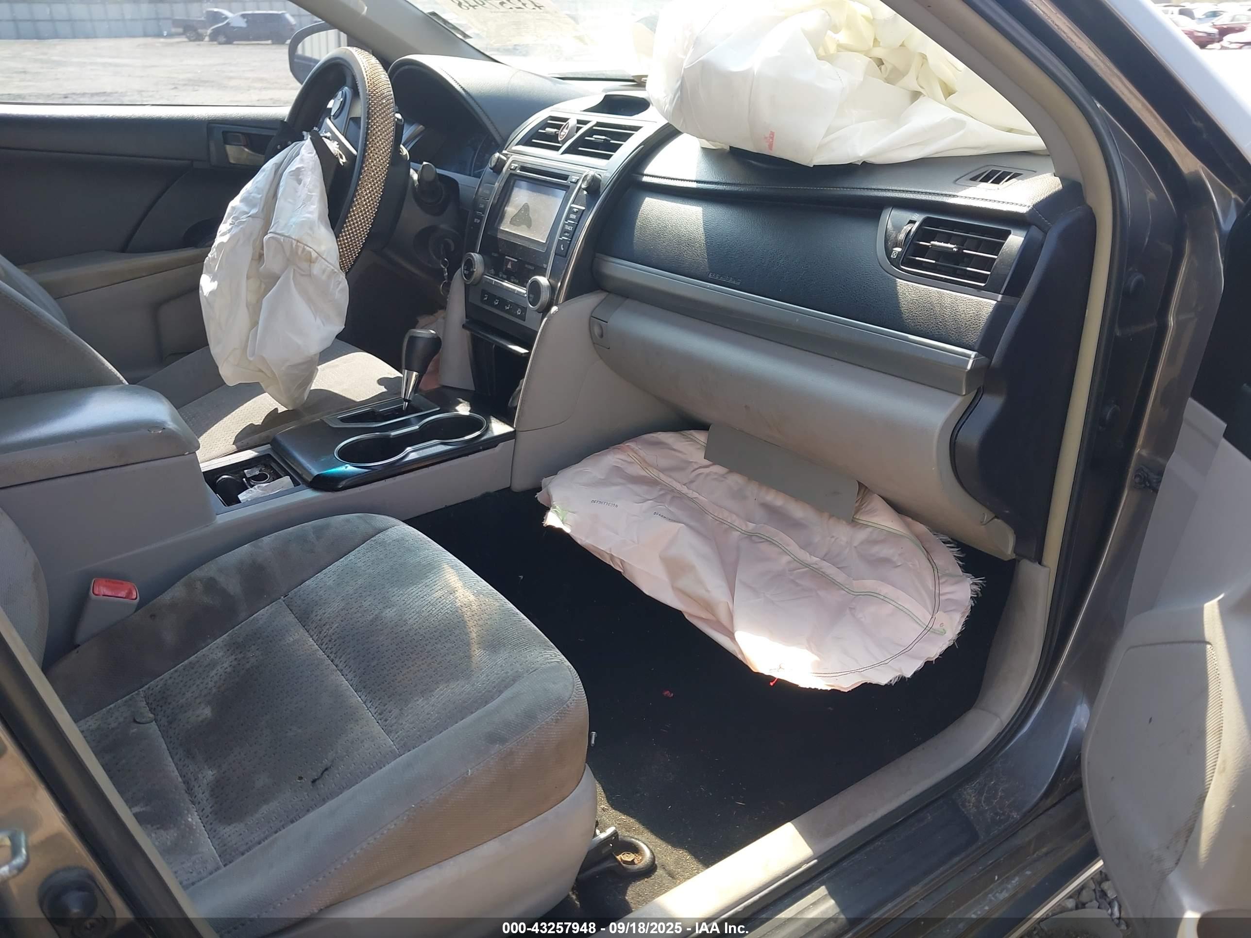 TOYOTA CAMRY image 5