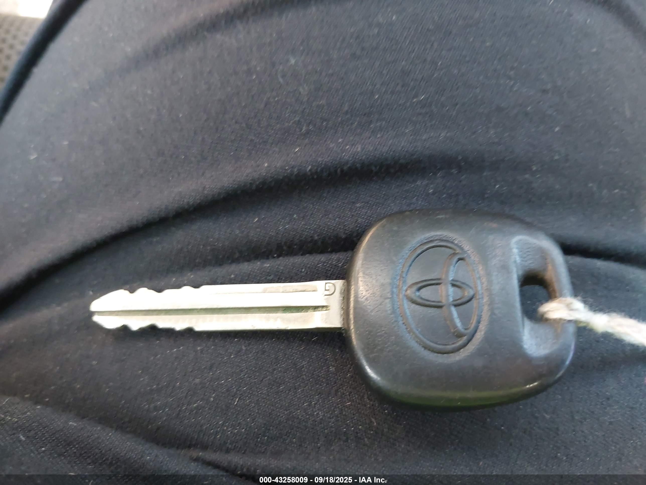 TOYOTA TACOMA image 11