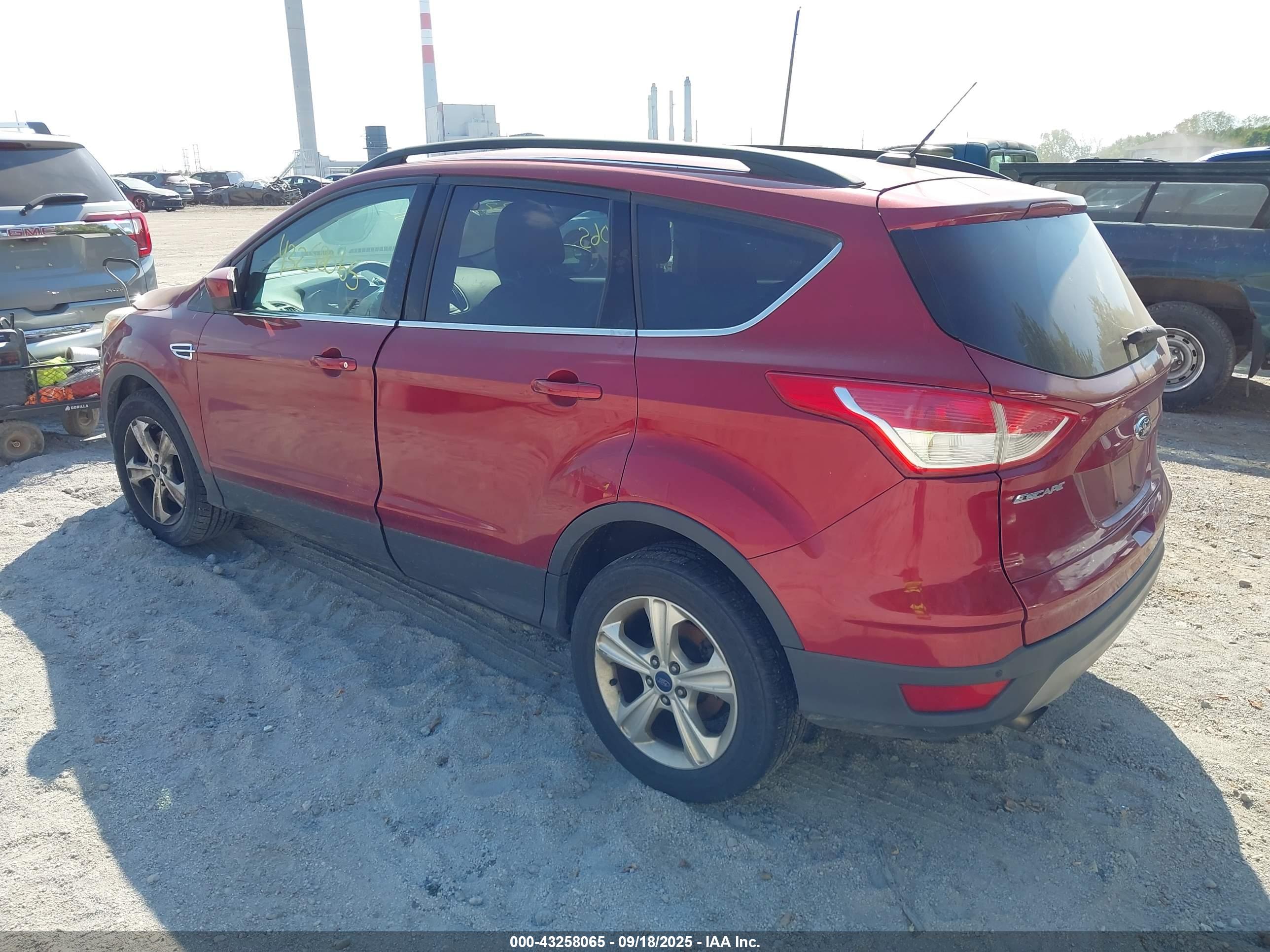 FORD ESCAPE image 3