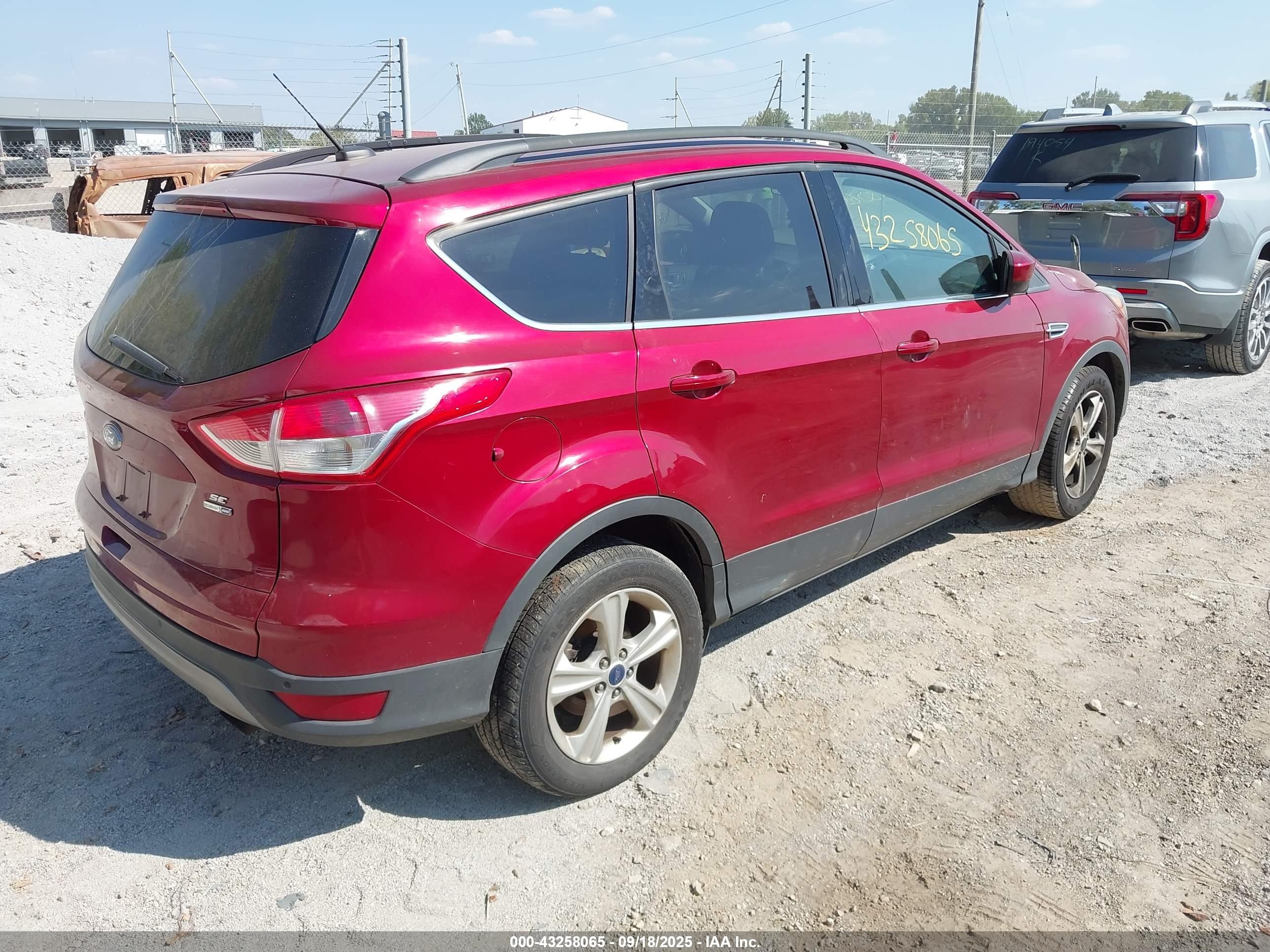 FORD ESCAPE image 4