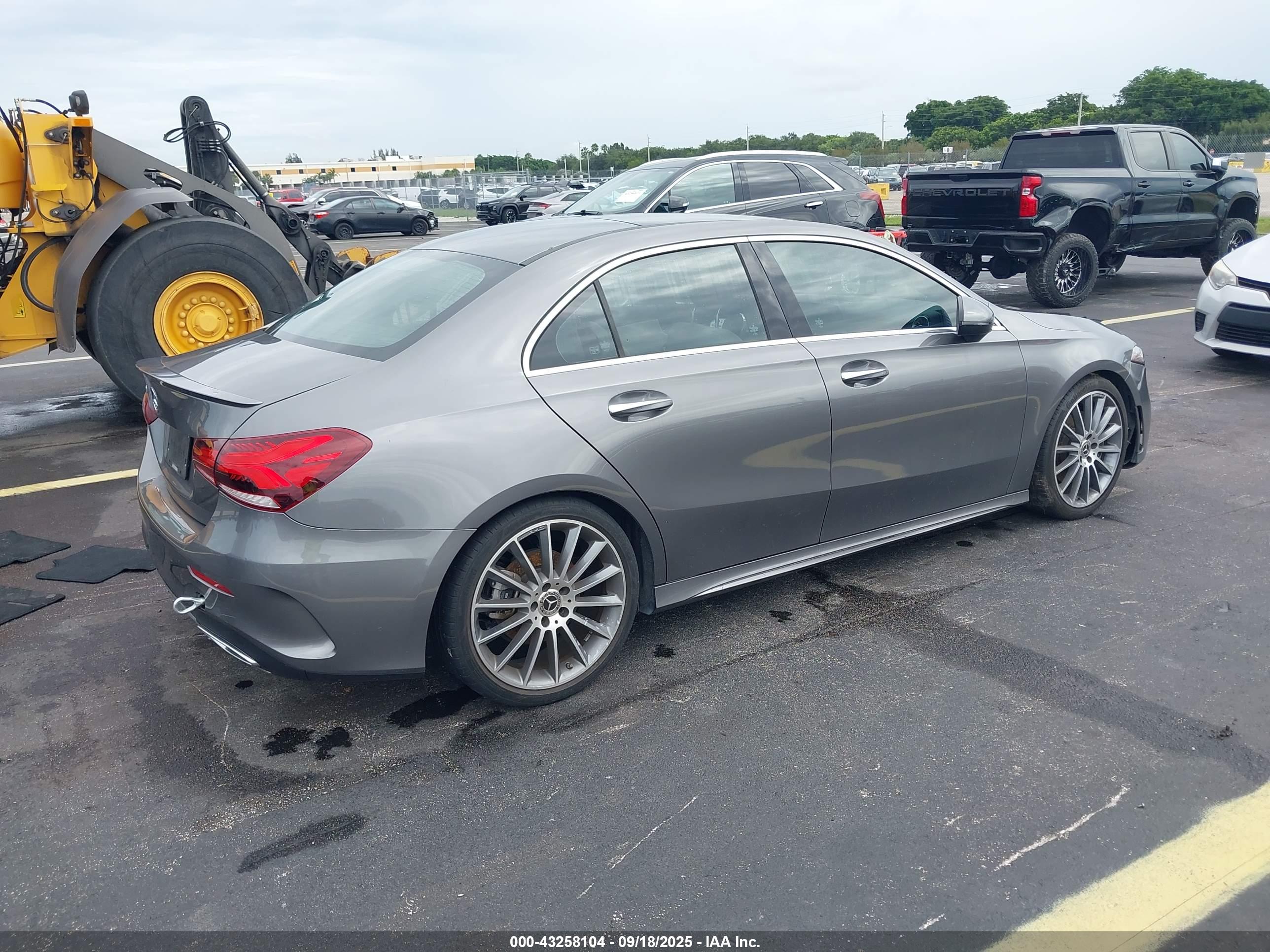 MERCEDES-BENZ A image 4