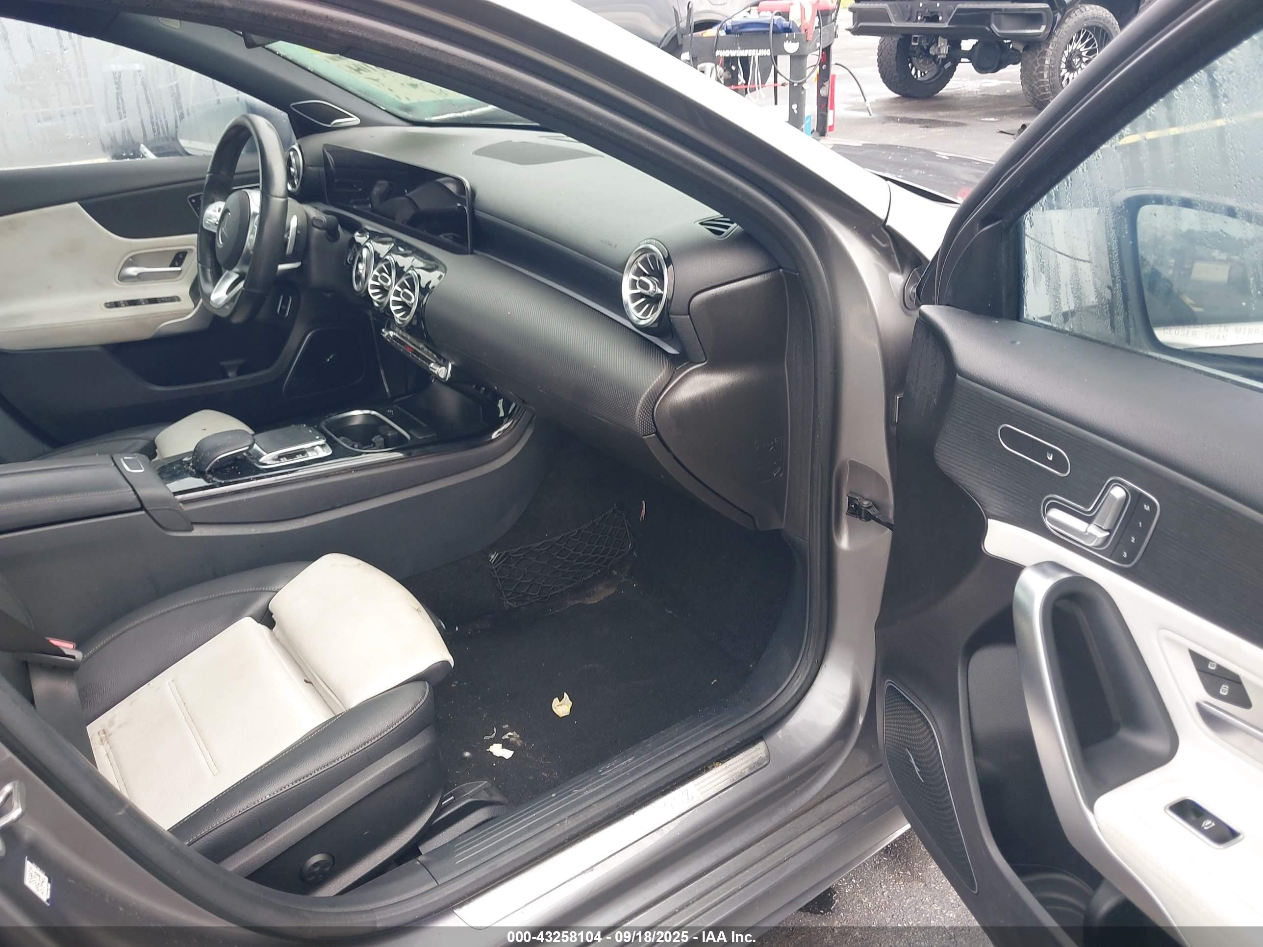 MERCEDES-BENZ A image 5