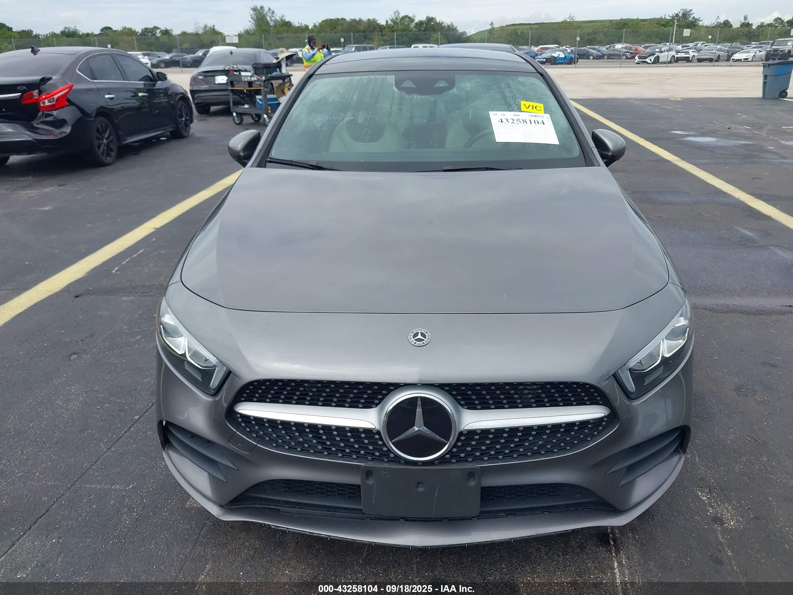 MERCEDES-BENZ A image 6