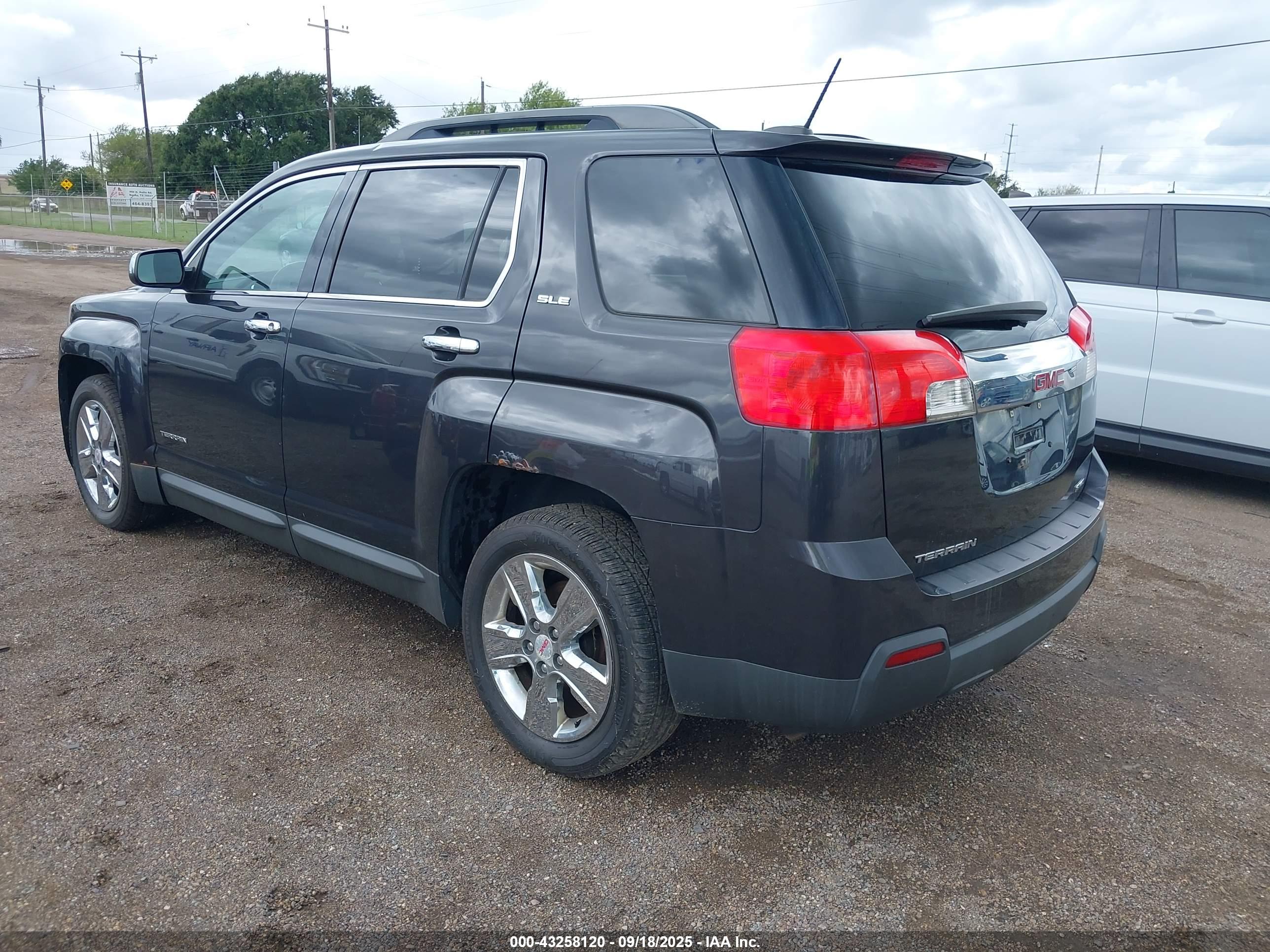 GMC TERRAIN image 3