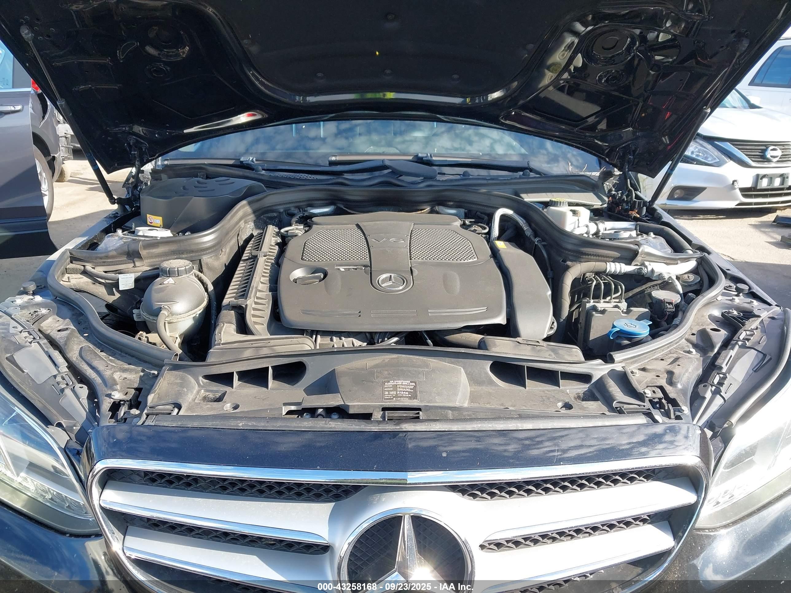 MERCEDES-BENZ E image 10