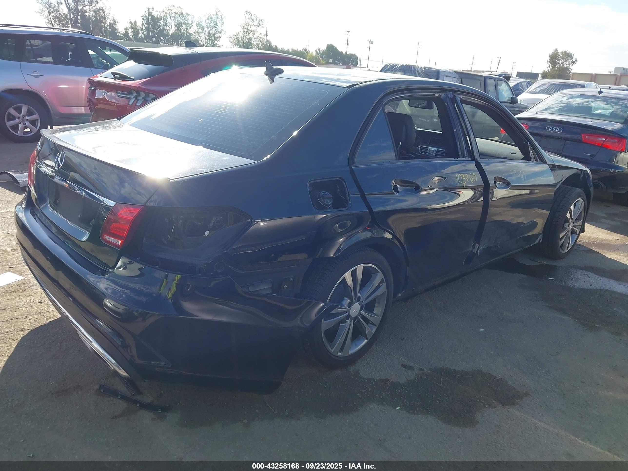 MERCEDES-BENZ E image 4