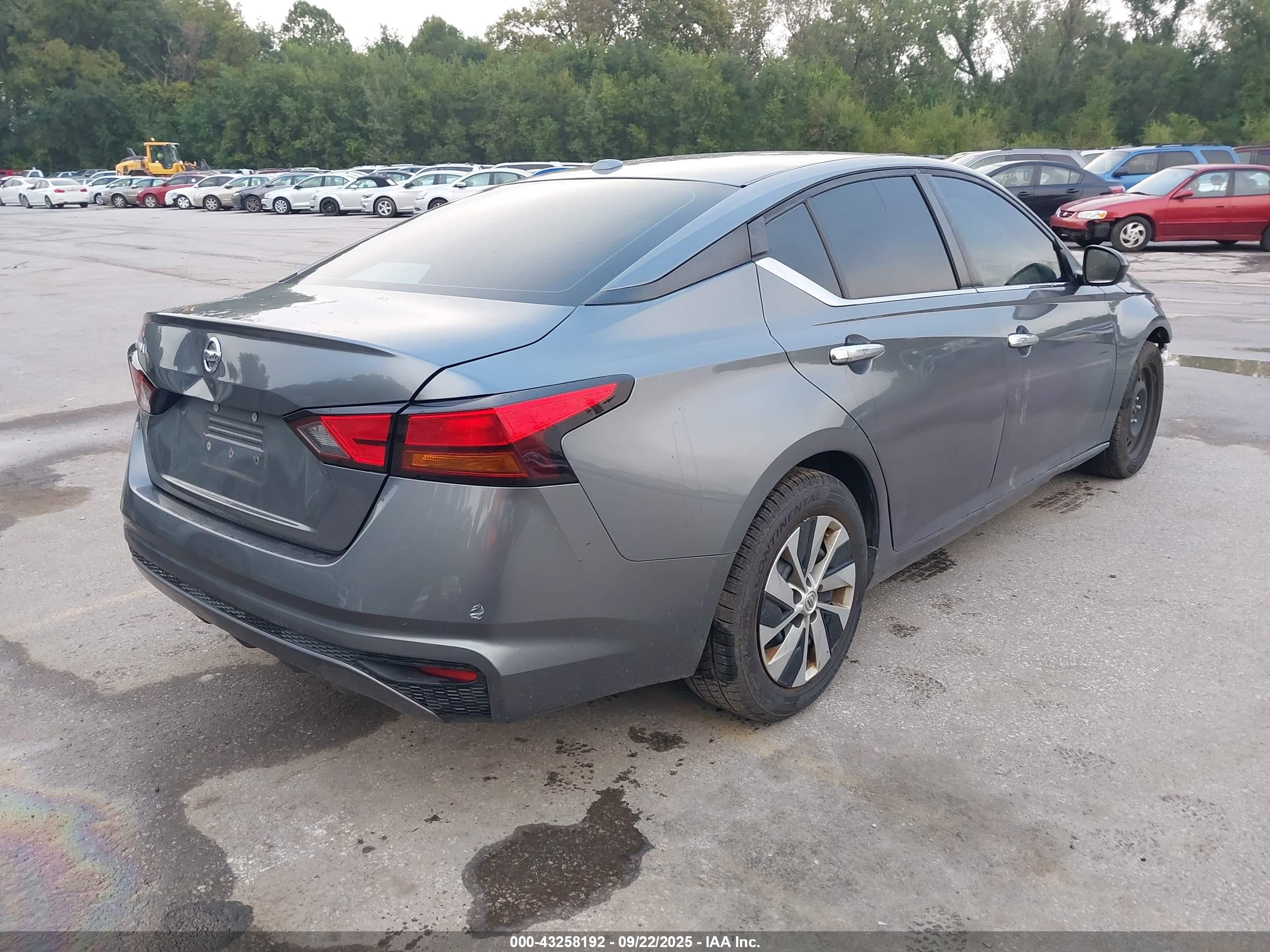 NISSAN ALTIMA image 4