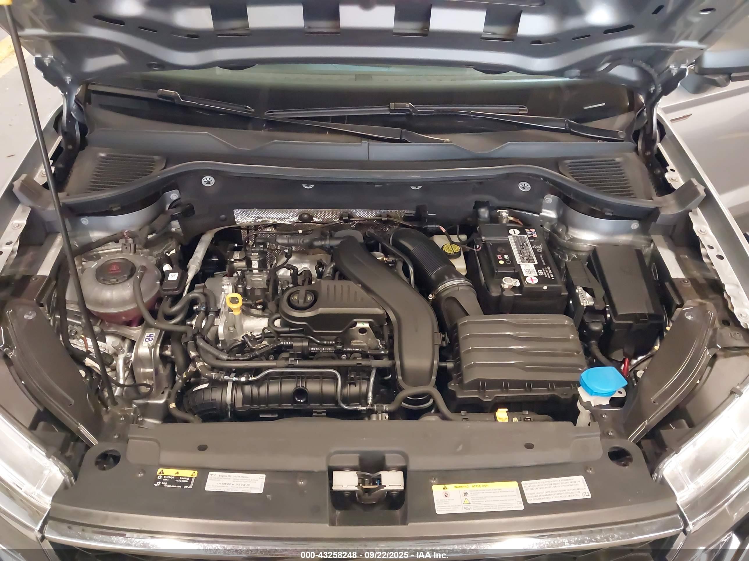 VOLKSWAGEN TAOS image 10