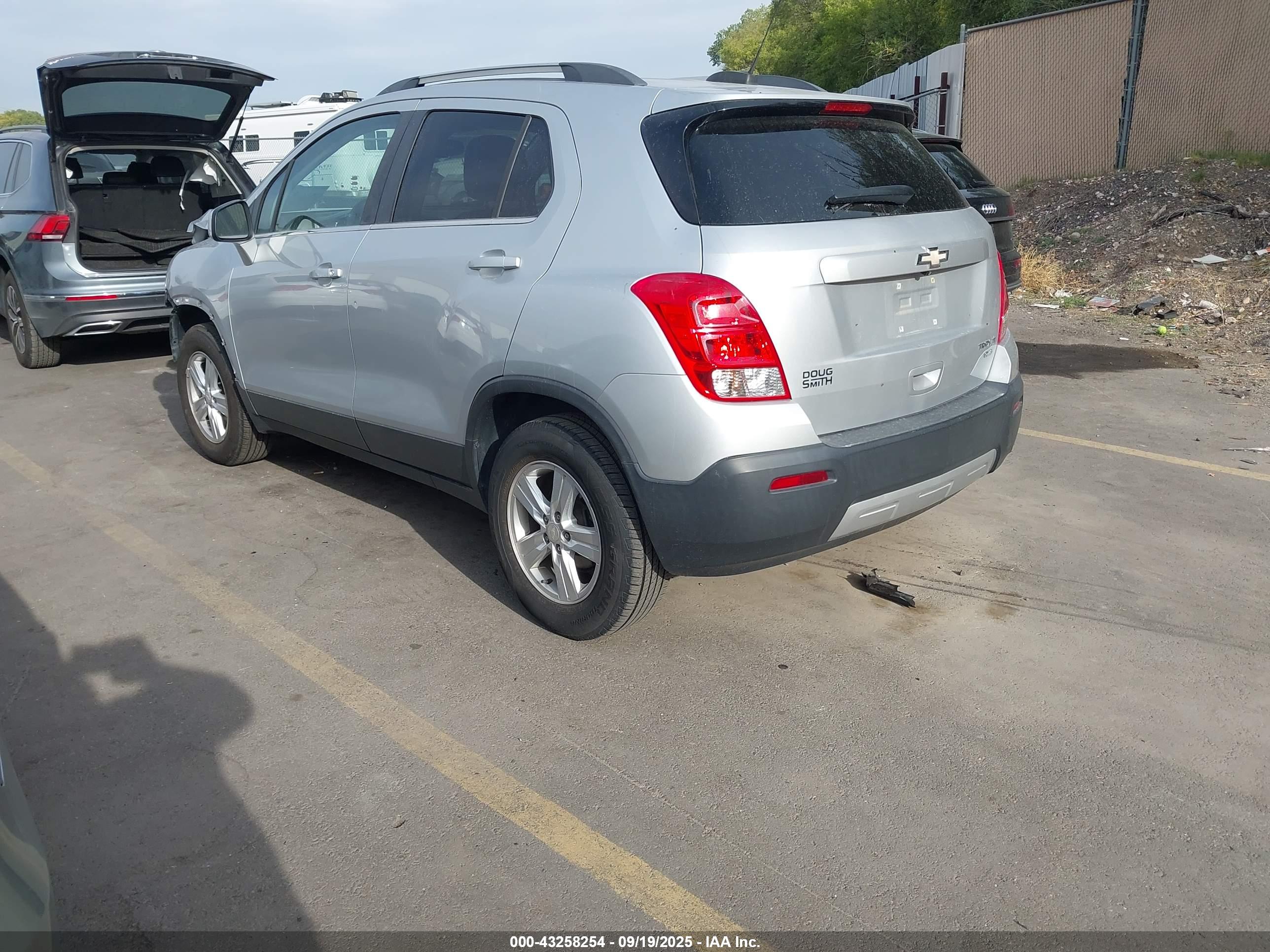 CHEVROLET TRAX image 3