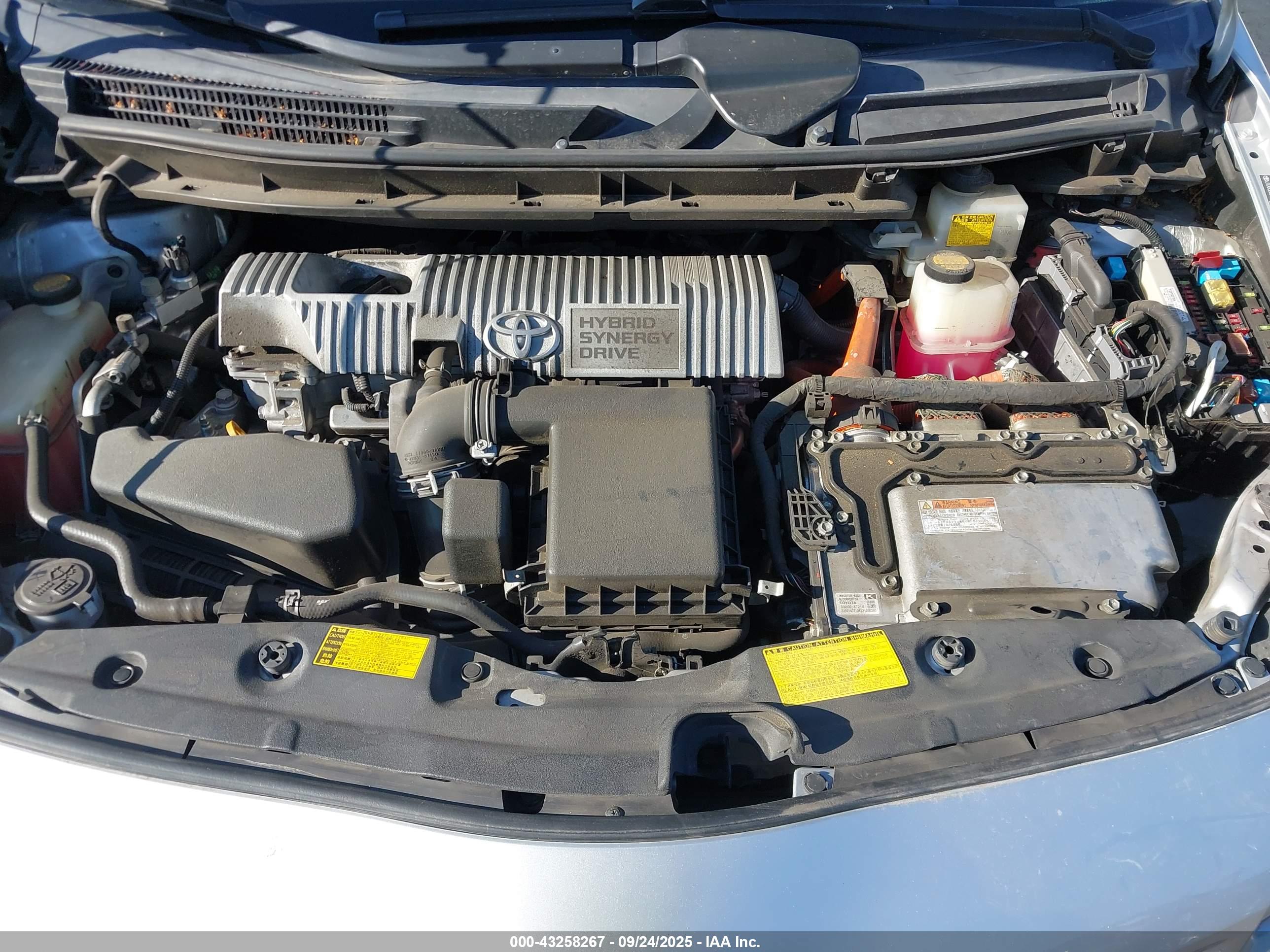TOYOTA PRIUS image 10