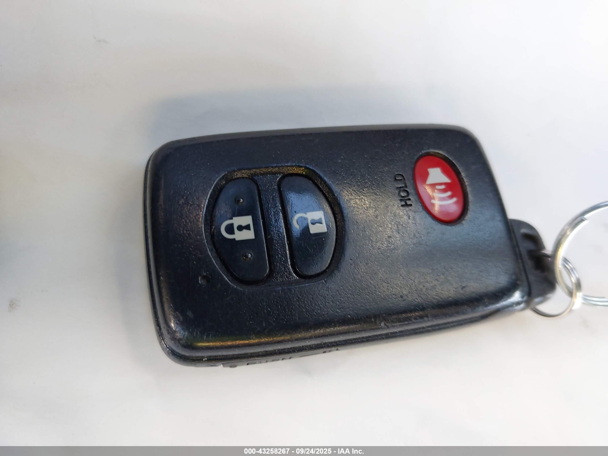 TOYOTA PRIUS image 11