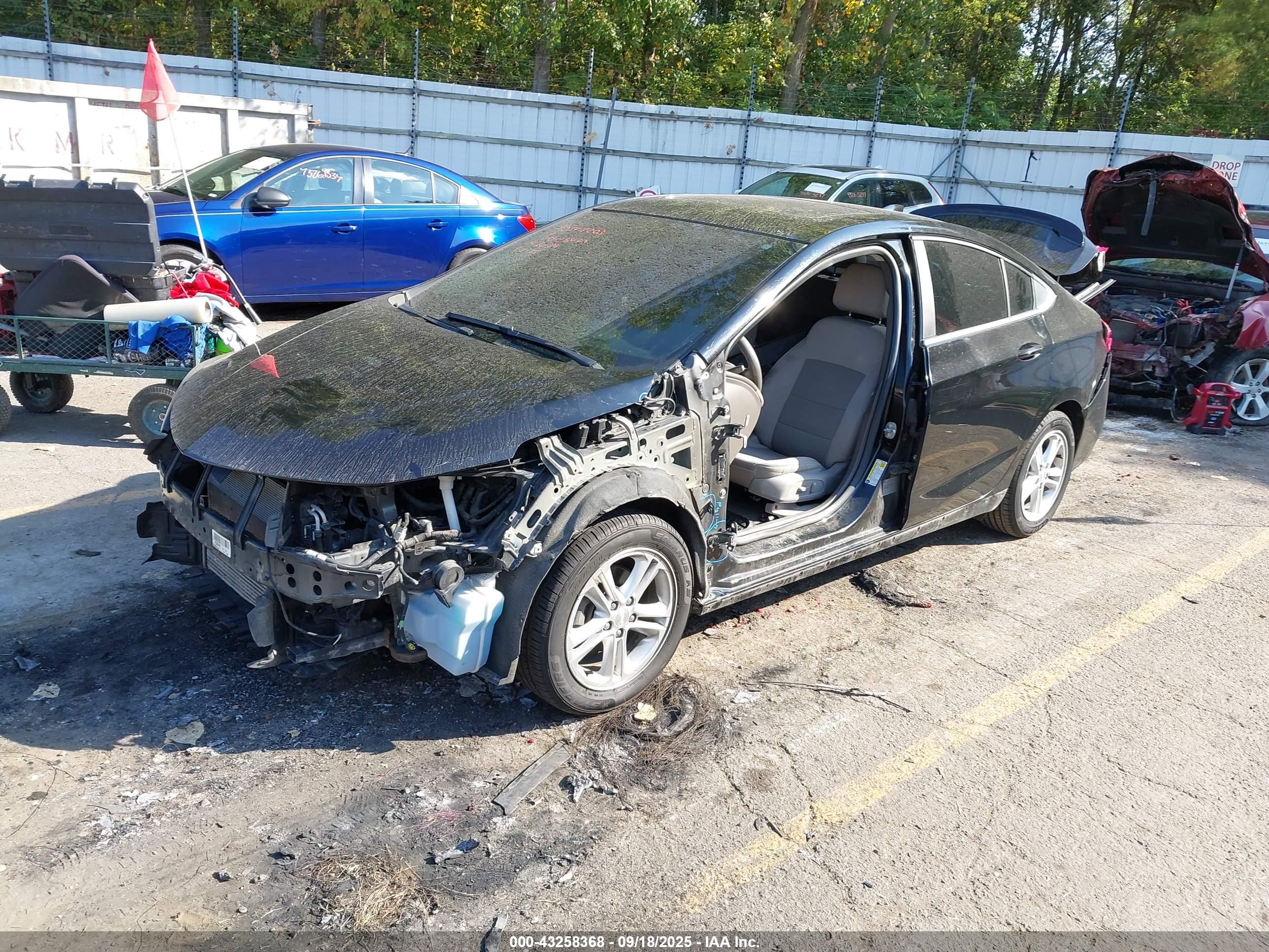 CHEVROLET CRUZE image 2