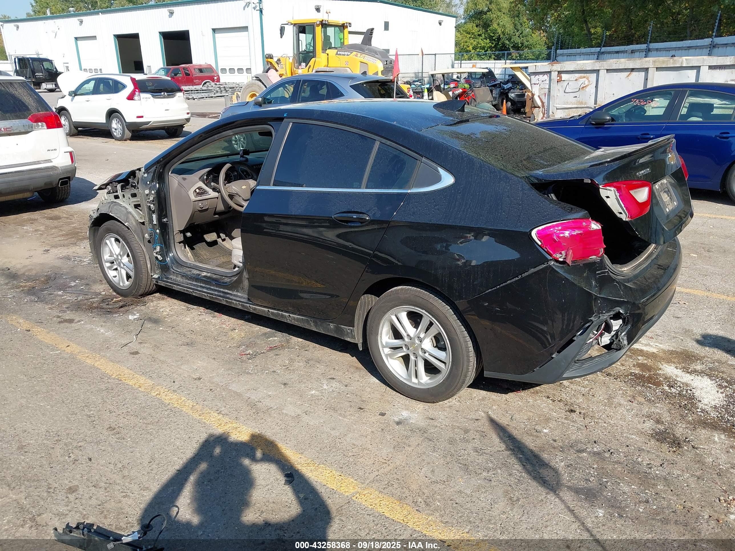 CHEVROLET CRUZE image 3