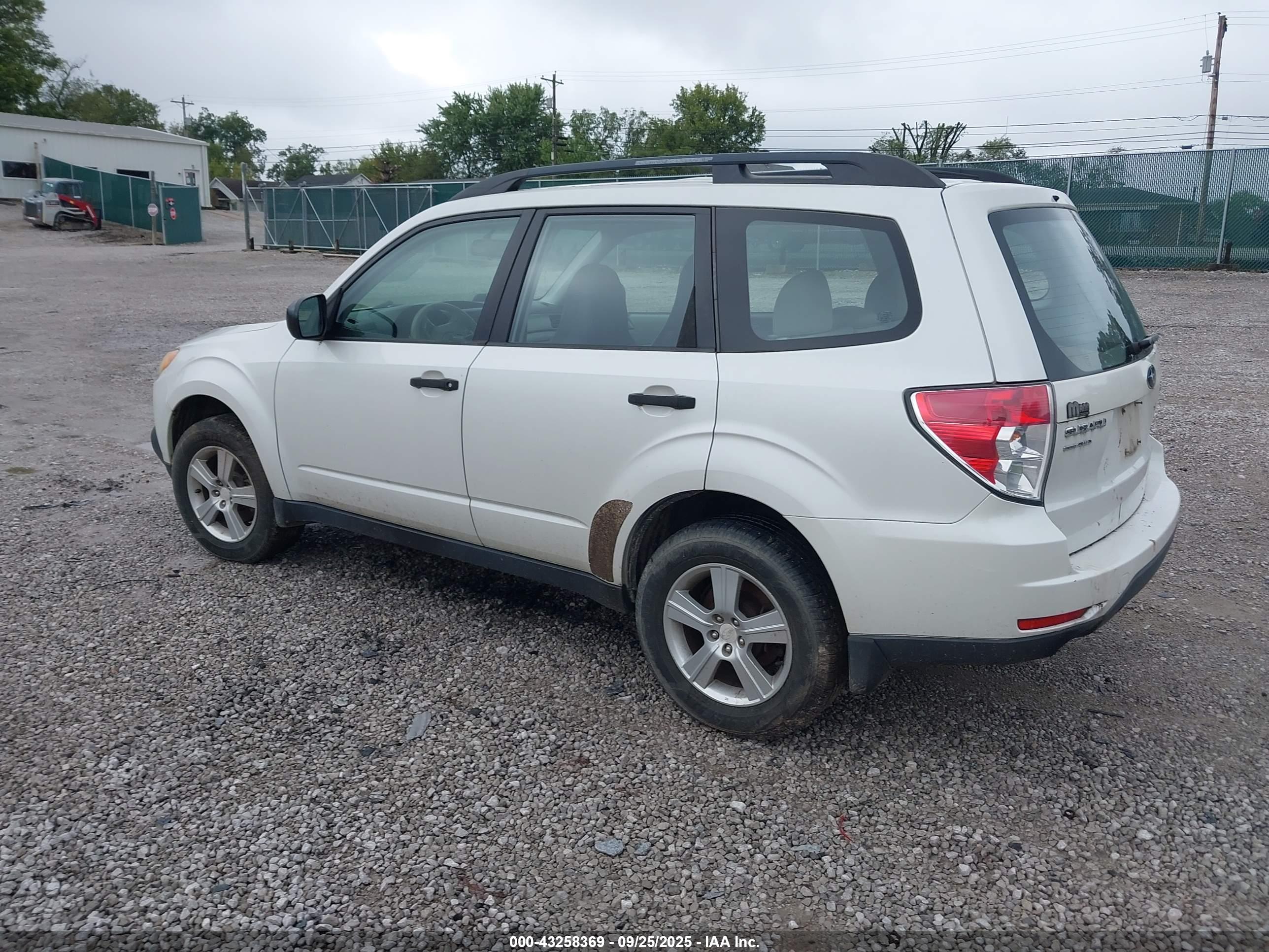 SUBARU FORESTER image 3