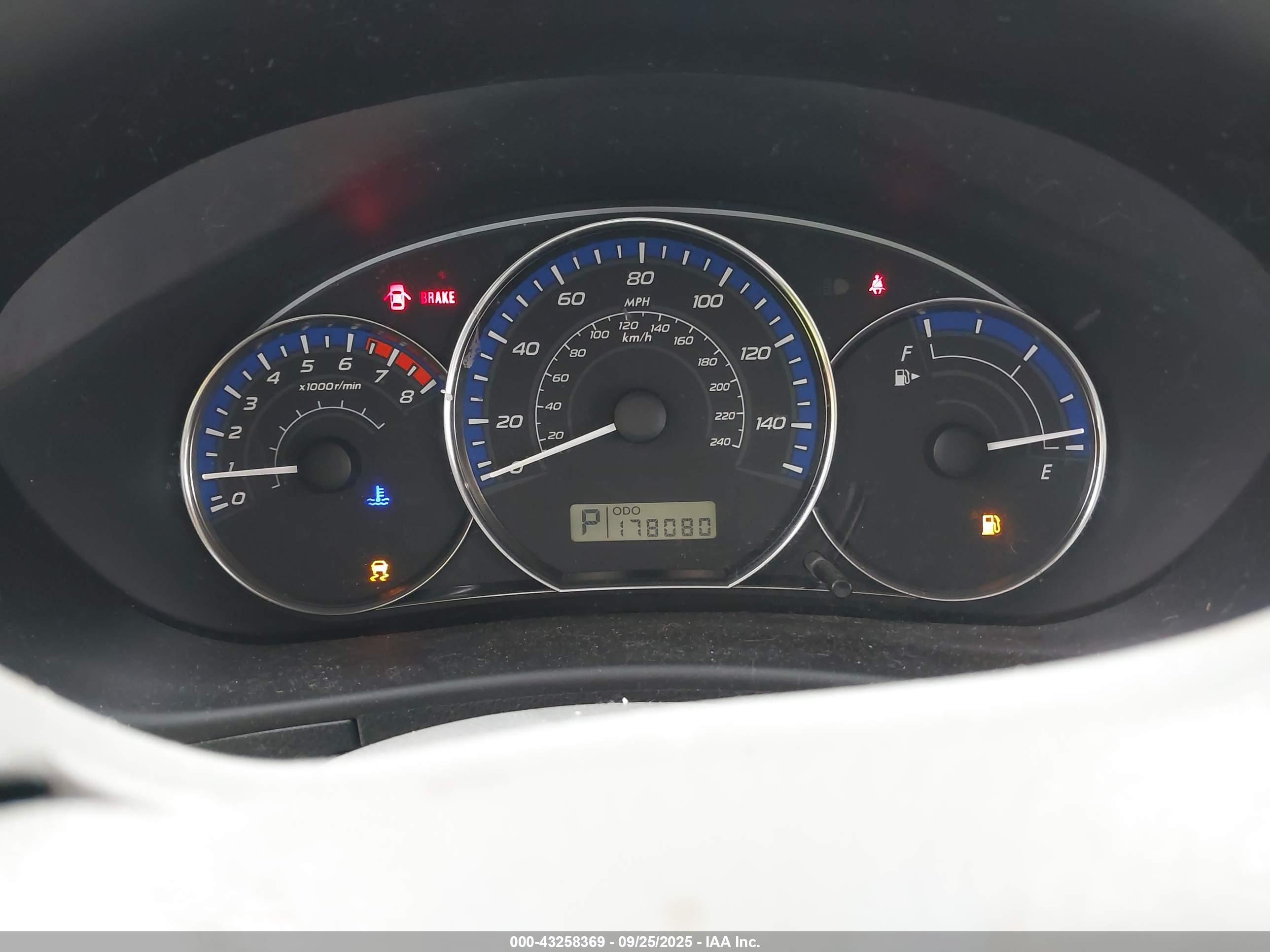 SUBARU FORESTER image 7