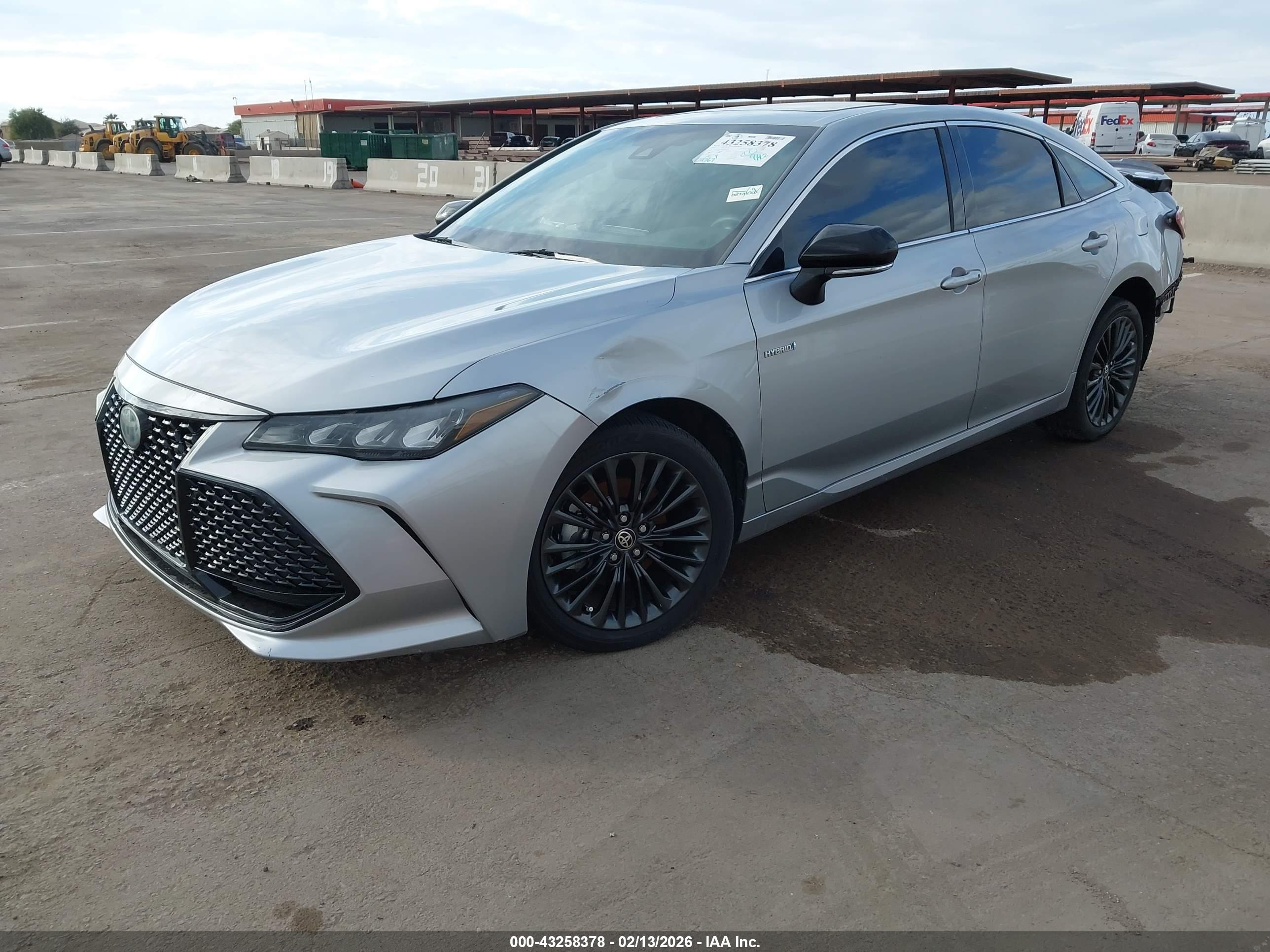 TOYOTA AVALON image 2