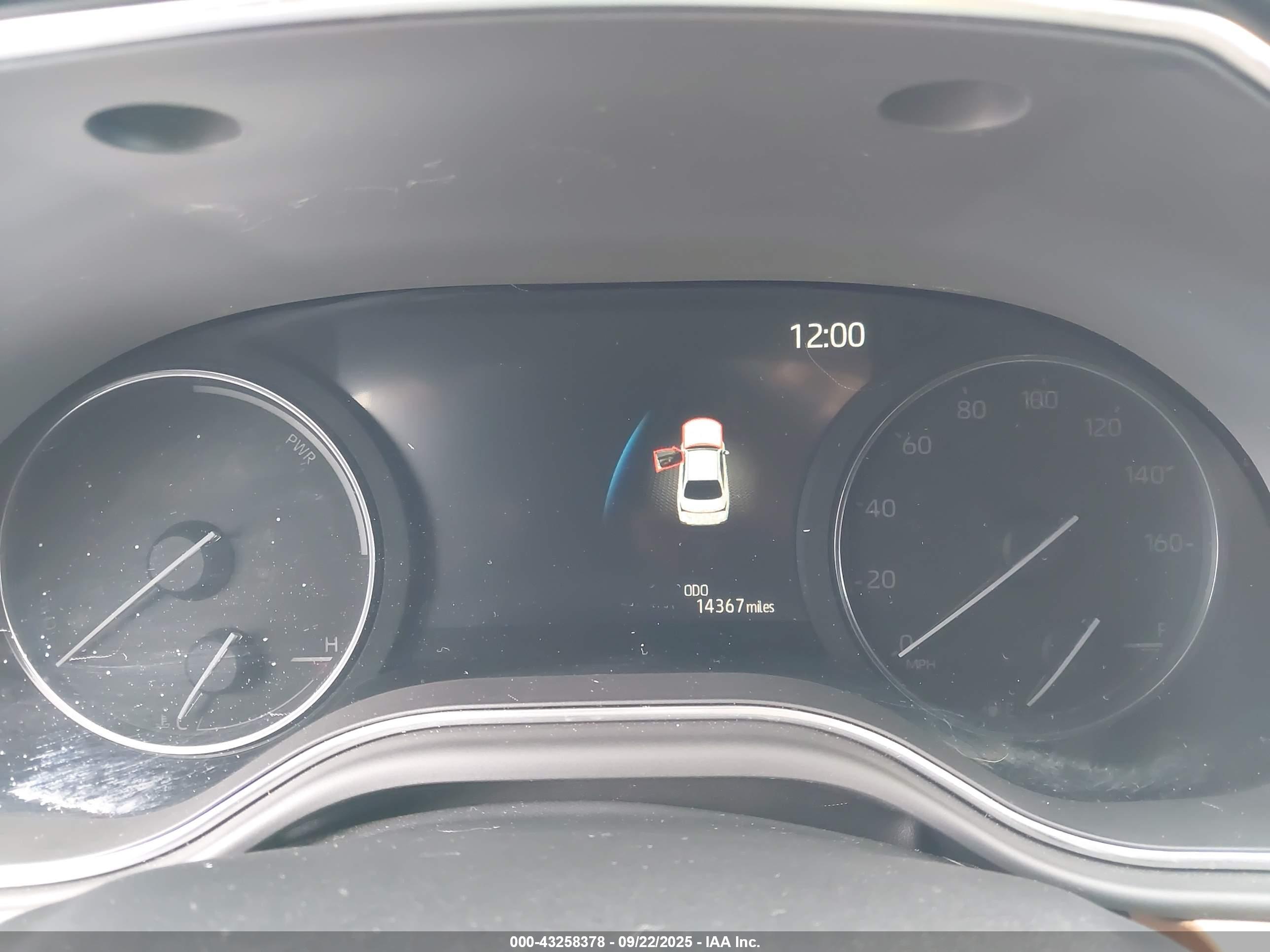 TOYOTA AVALON image 7