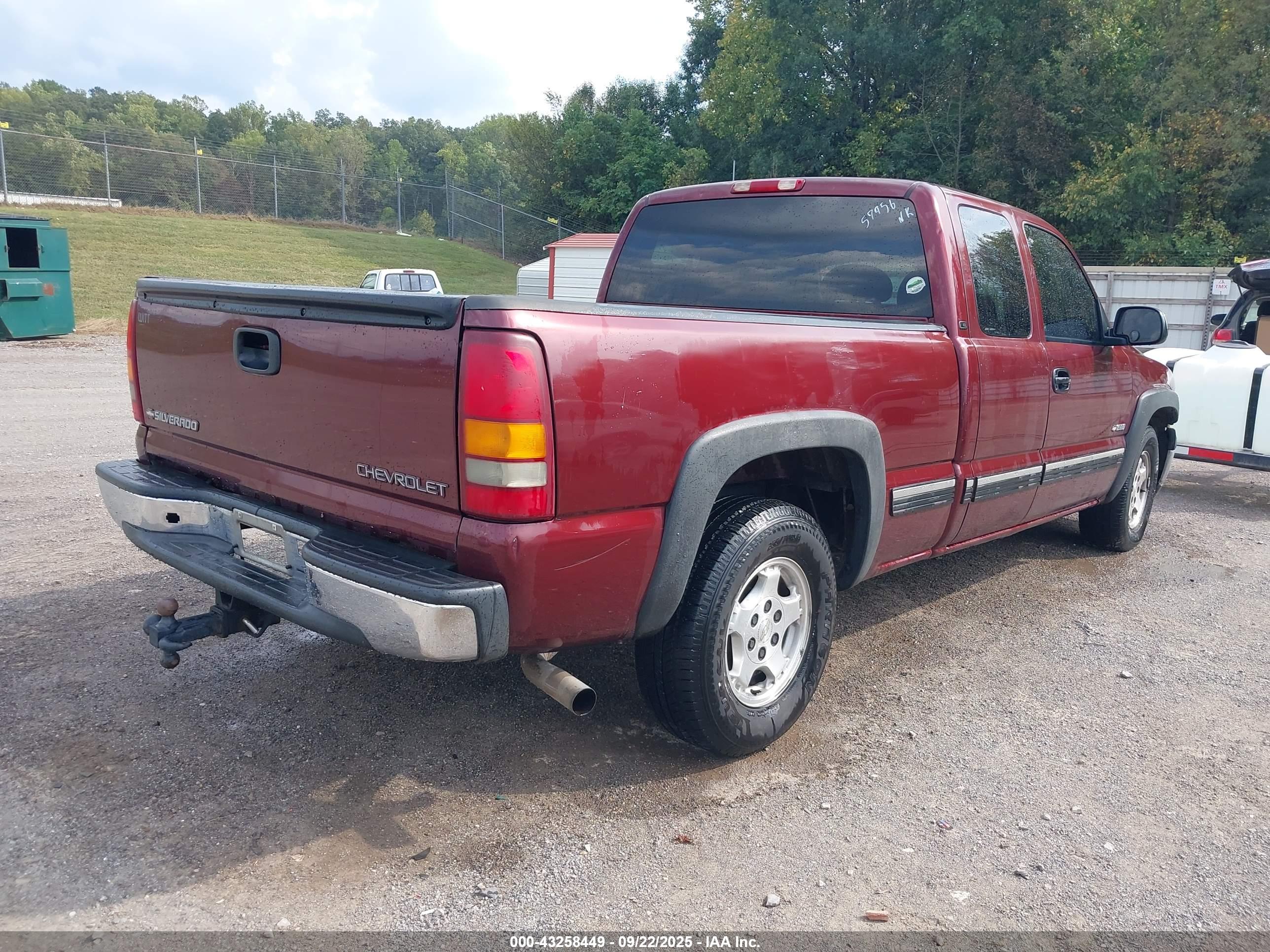 CHEVROLET SILVERADO image 4