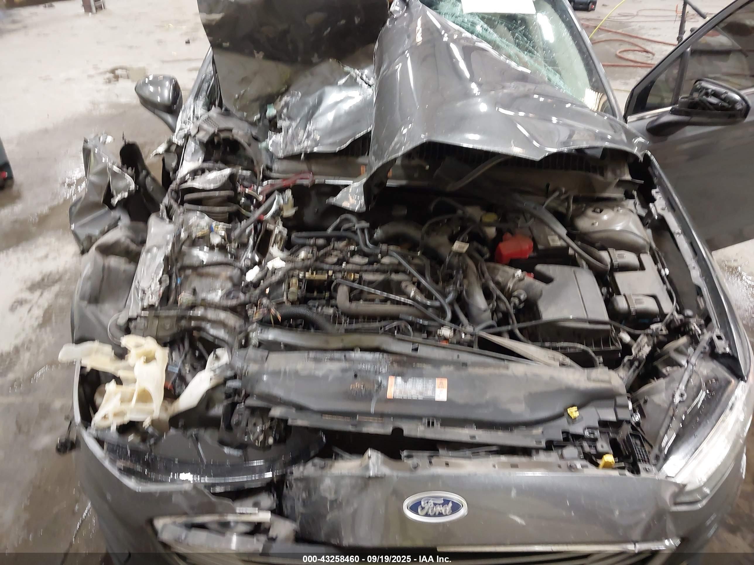 FORD FUSION image 10