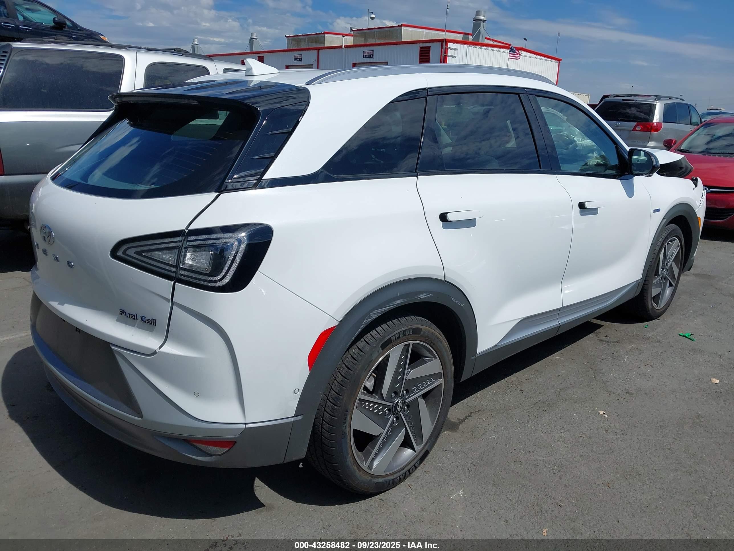 HYUNDAI NEXO image 4