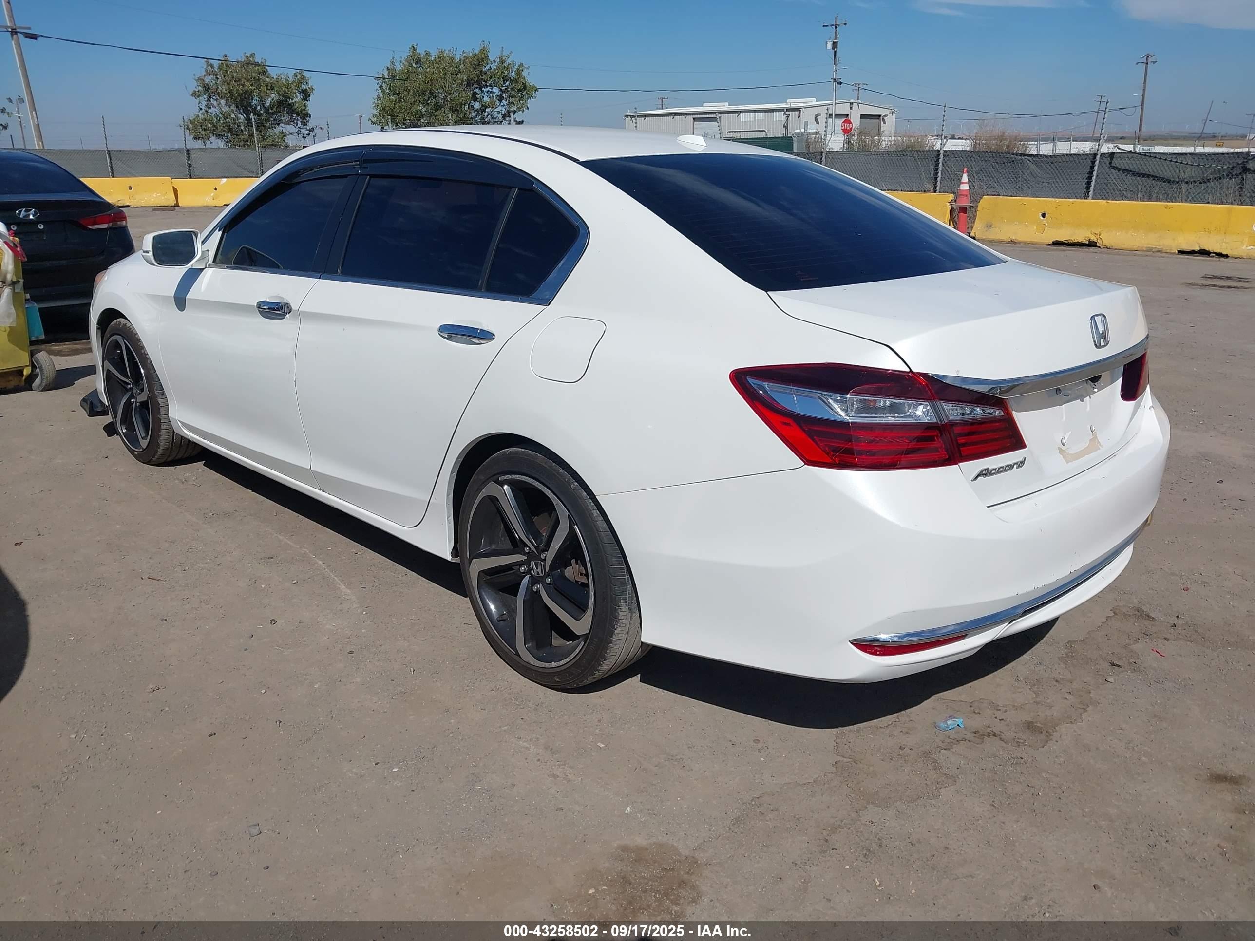 HONDA ACCORD image 3
