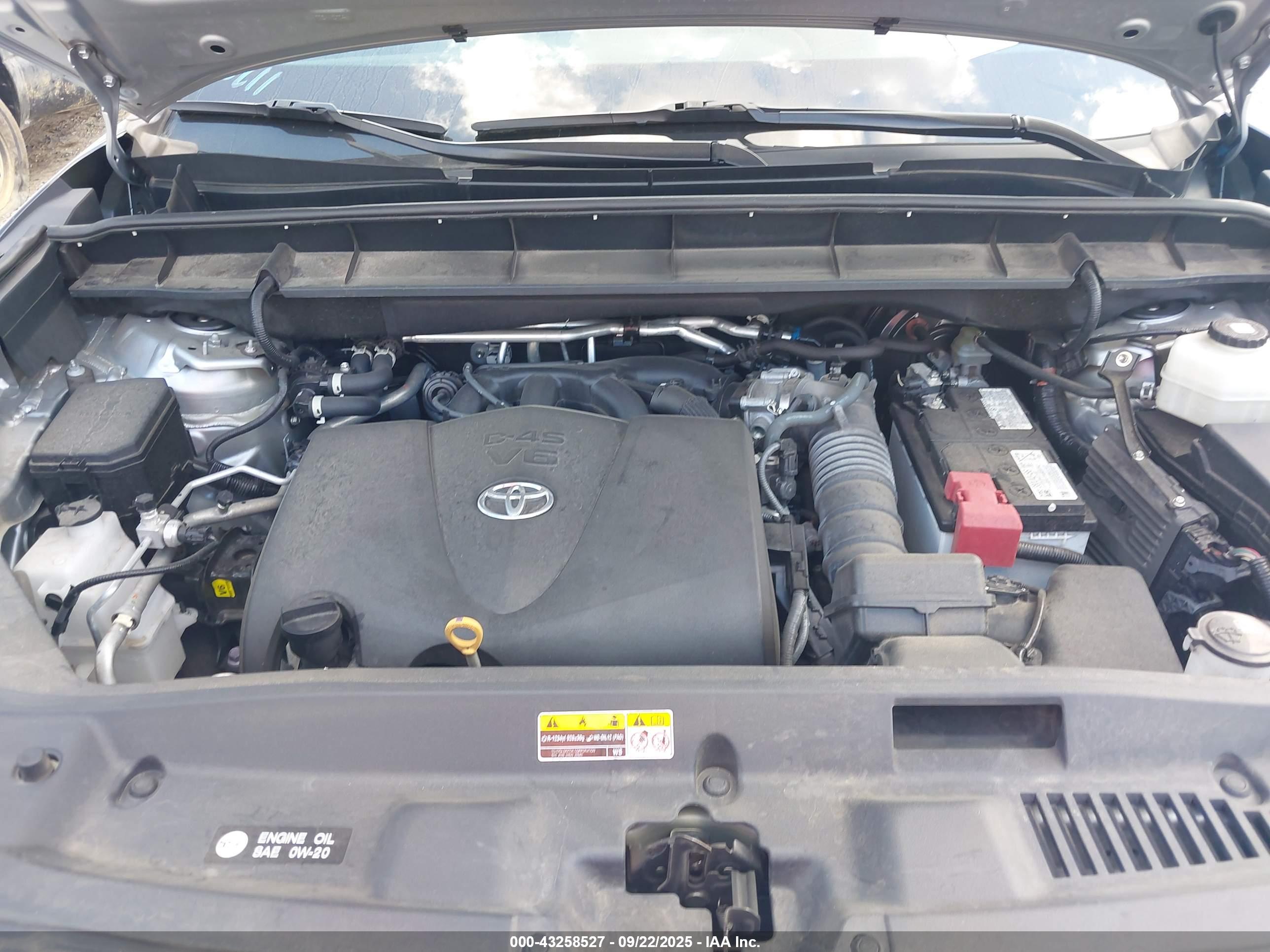 TOYOTA HIGHLANDER image 10