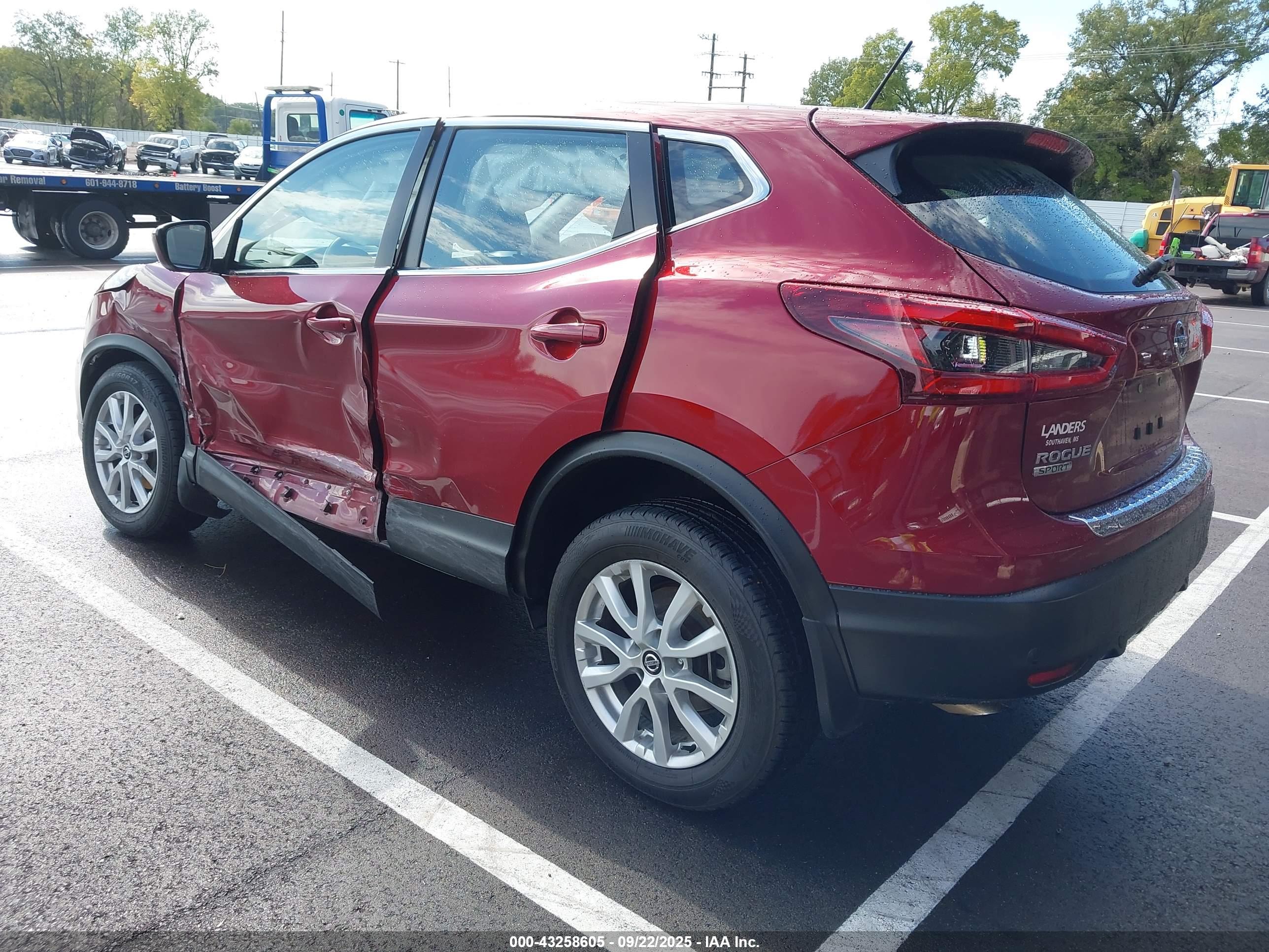 NISSAN ROGUE image 3
