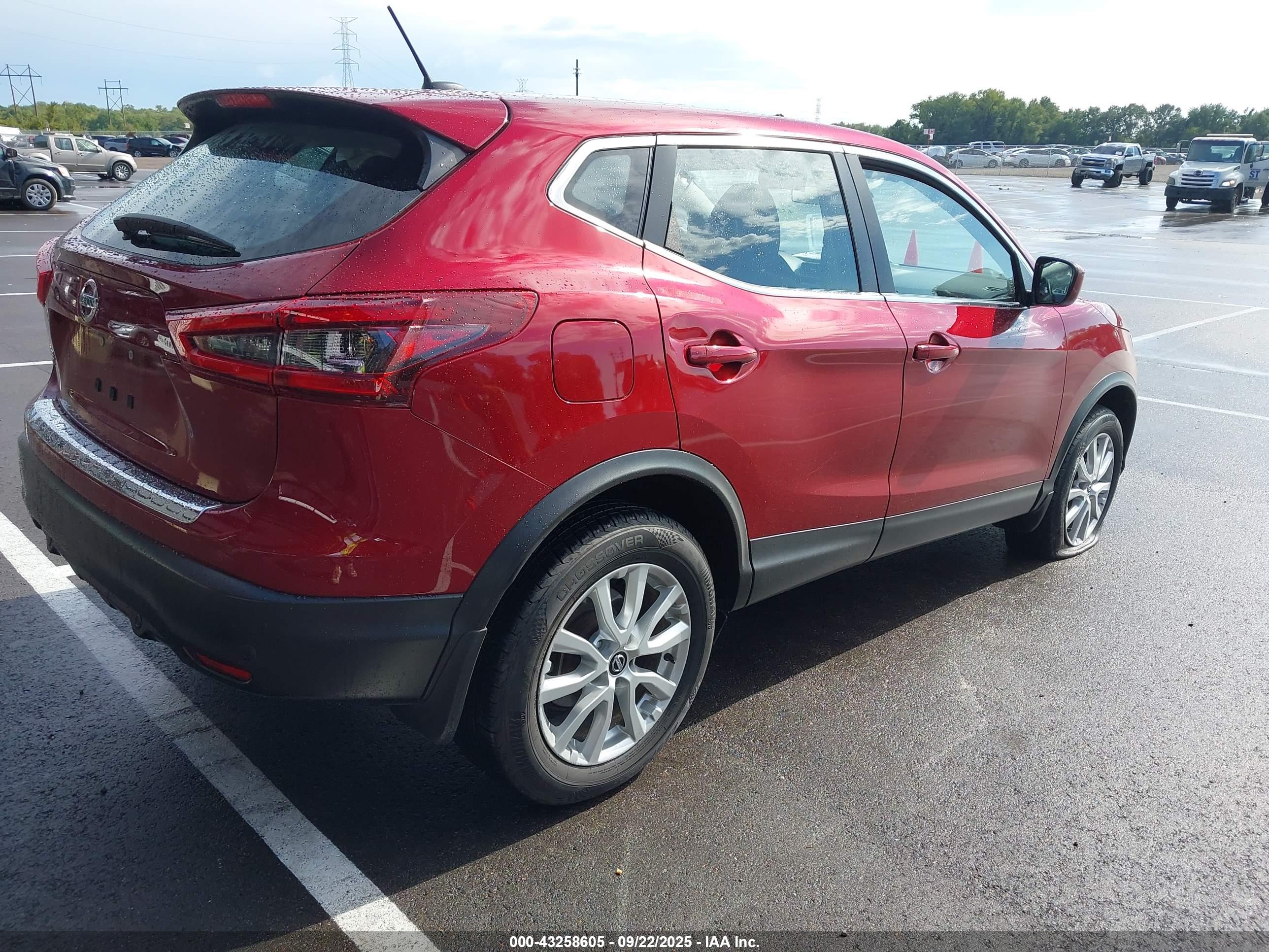 NISSAN ROGUE image 4