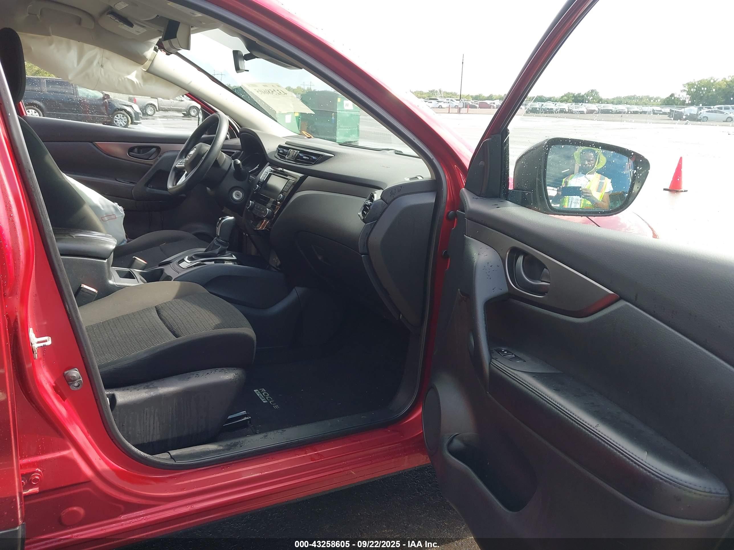 NISSAN ROGUE image 5