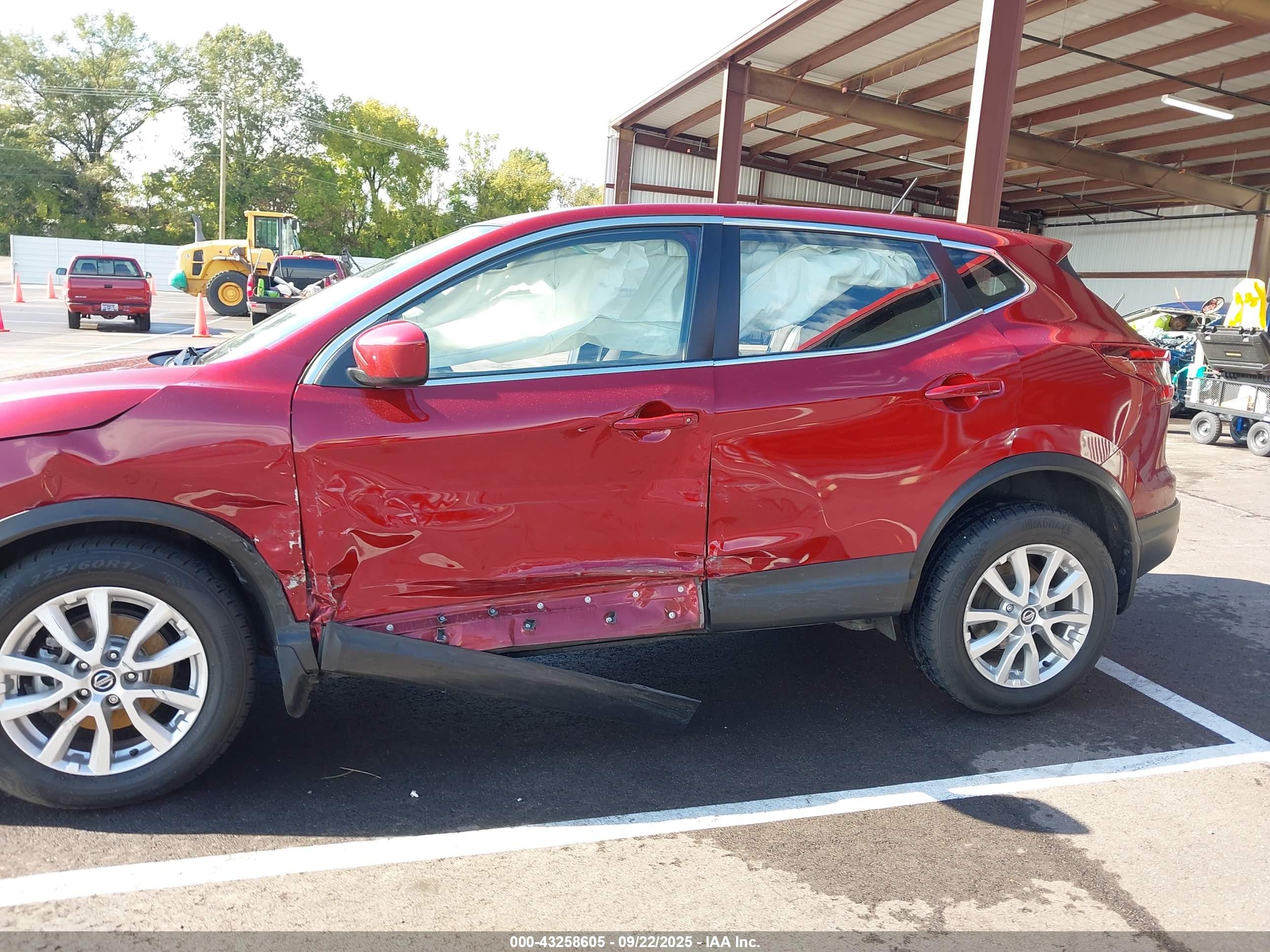 NISSAN ROGUE image 6